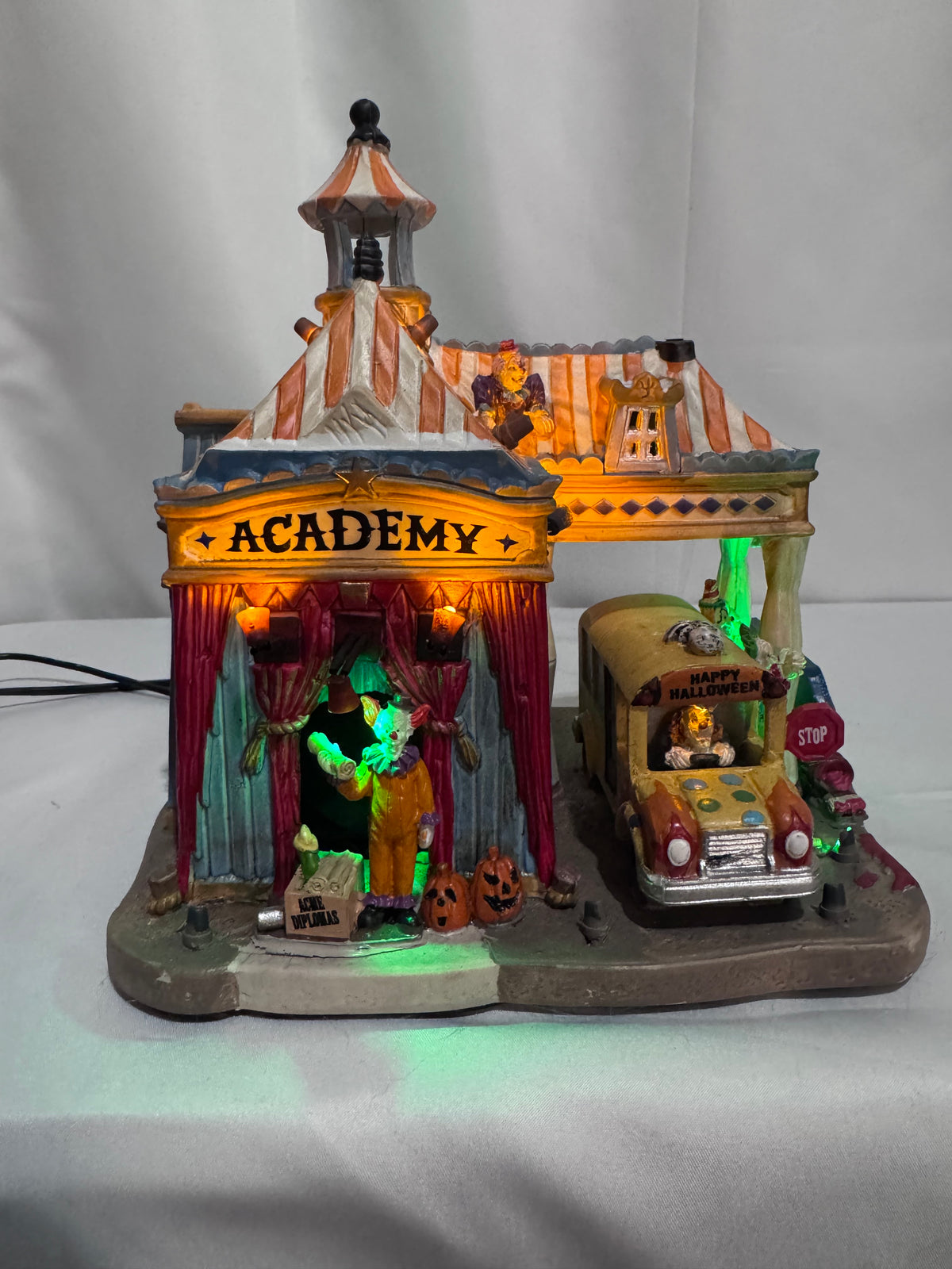 Lemax Spooky Town Creepy Clown Academy #55905 – 2016 – Lighted & Sound – read