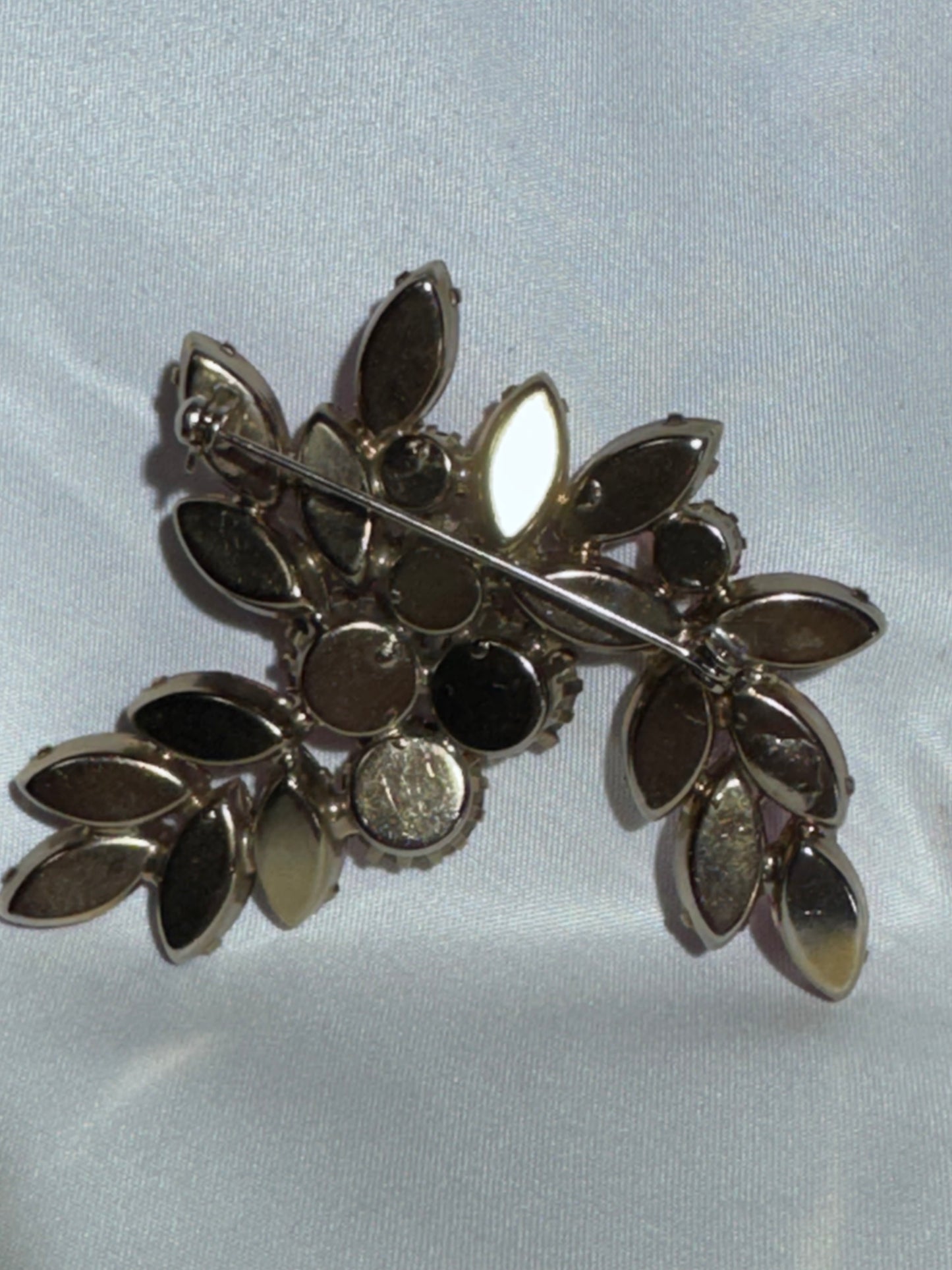 Vintage Pink & Red Rhinestone Cluster Spray Brooch – Mid-Century Costume Jewelry