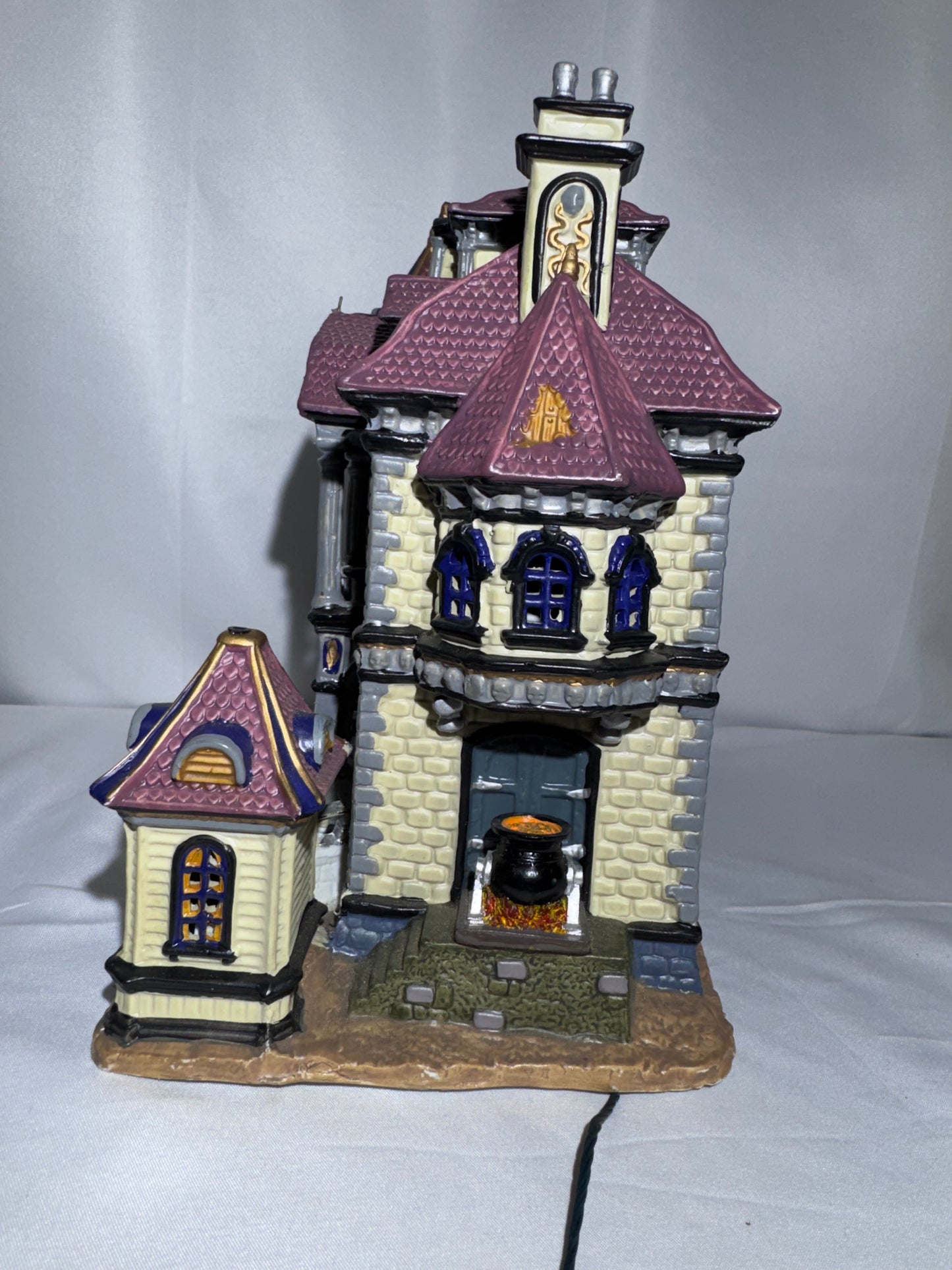 Lemax Spooky Town Madam Ashbury’s House of Wax #35784 – Retired 2003 Halloween Village