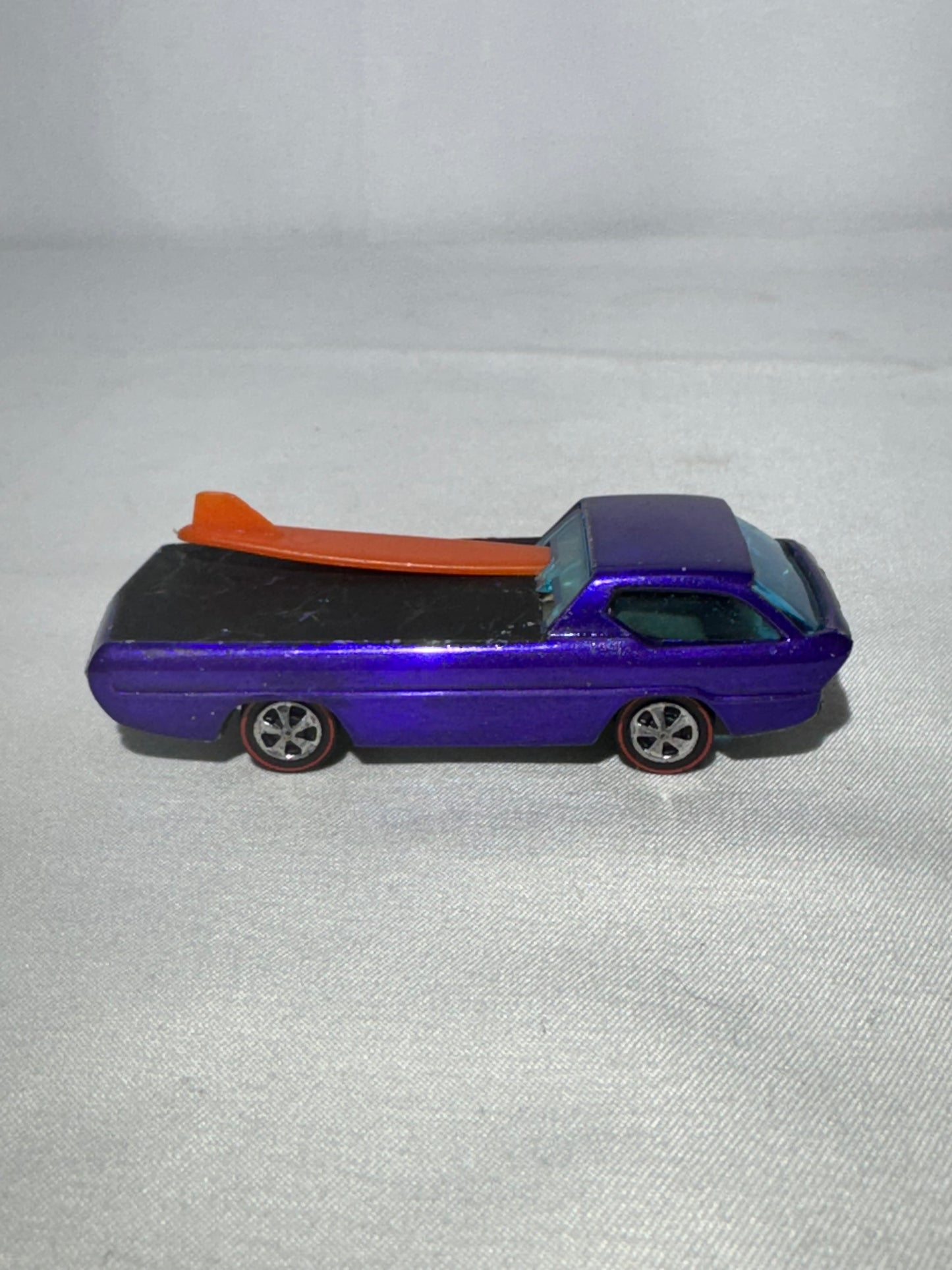 Vintage Hot Wheels Redline Deora – 1967 Original– Spectraflame Purple