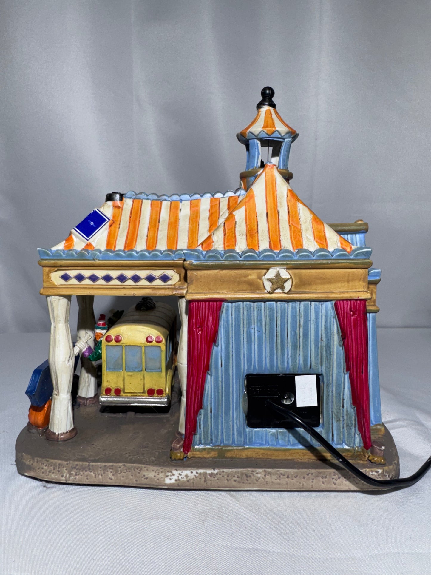 Lemax Spooky Town Creepy Clown Academy #55905 – 2016 – Lighted & Sound – read