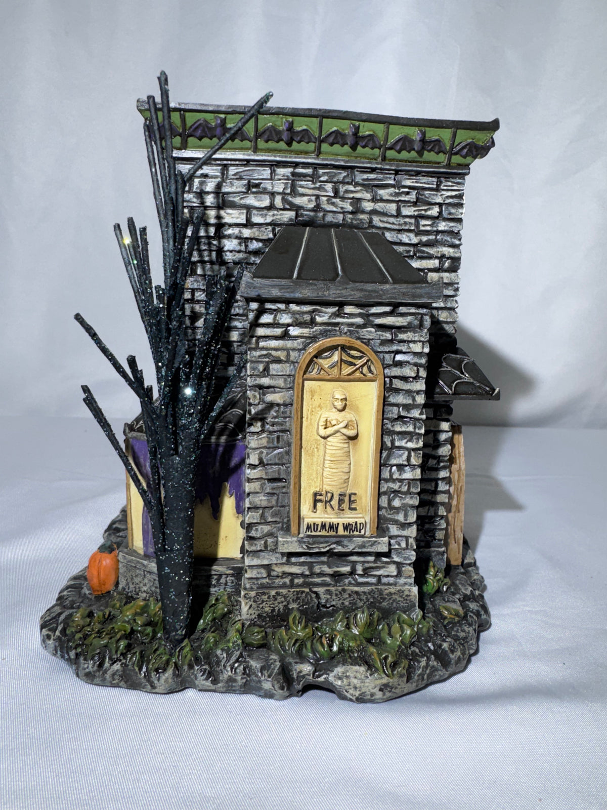 Hawthorne Village The Munsters “Herman’s Big ’N Tall” Lighted Building – Halloween Village
