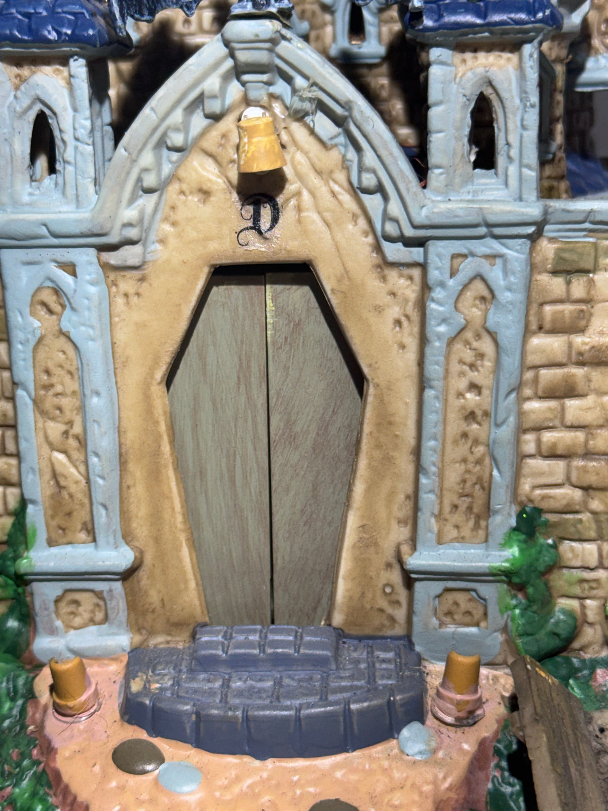 Lemax Spooky Town Vampire Castle #75498 – Retired 2007 Halloween Village – Animated & Lighted