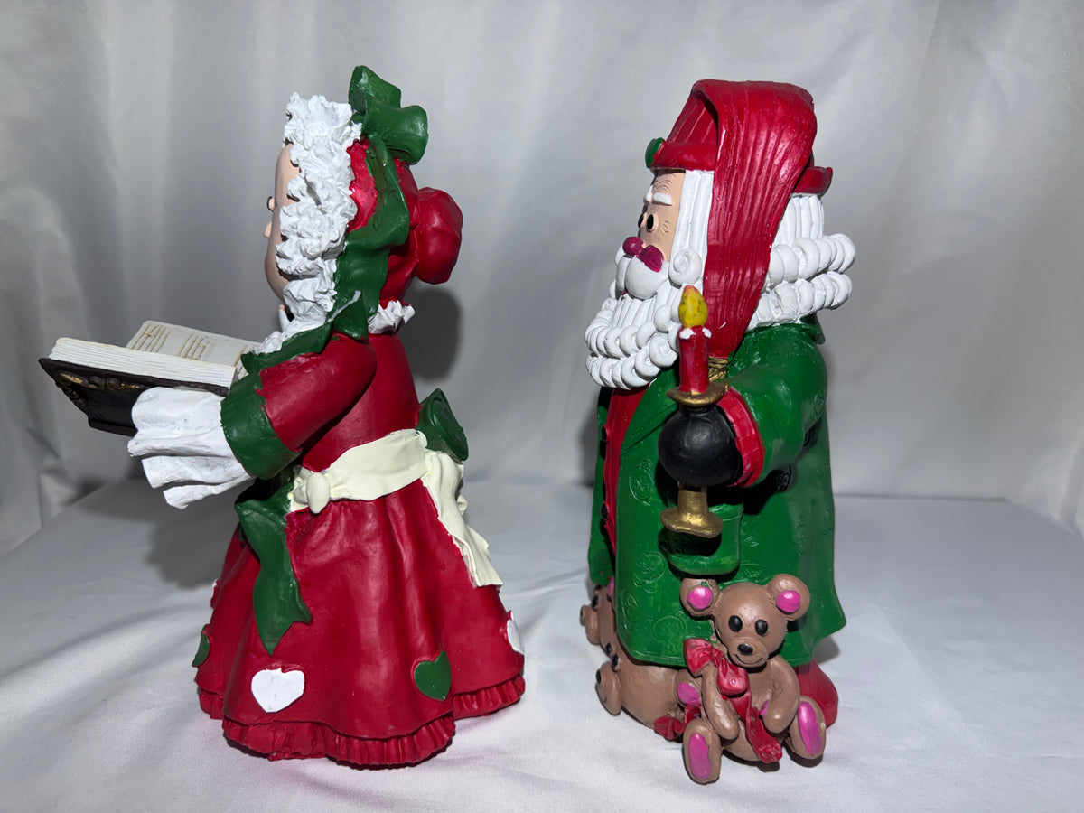 Vintage 1998 Kirkland Signature Cedar Creek Collection Mr. & Mrs. Santa Claus Figurine Set – 10” – Original Box - chip