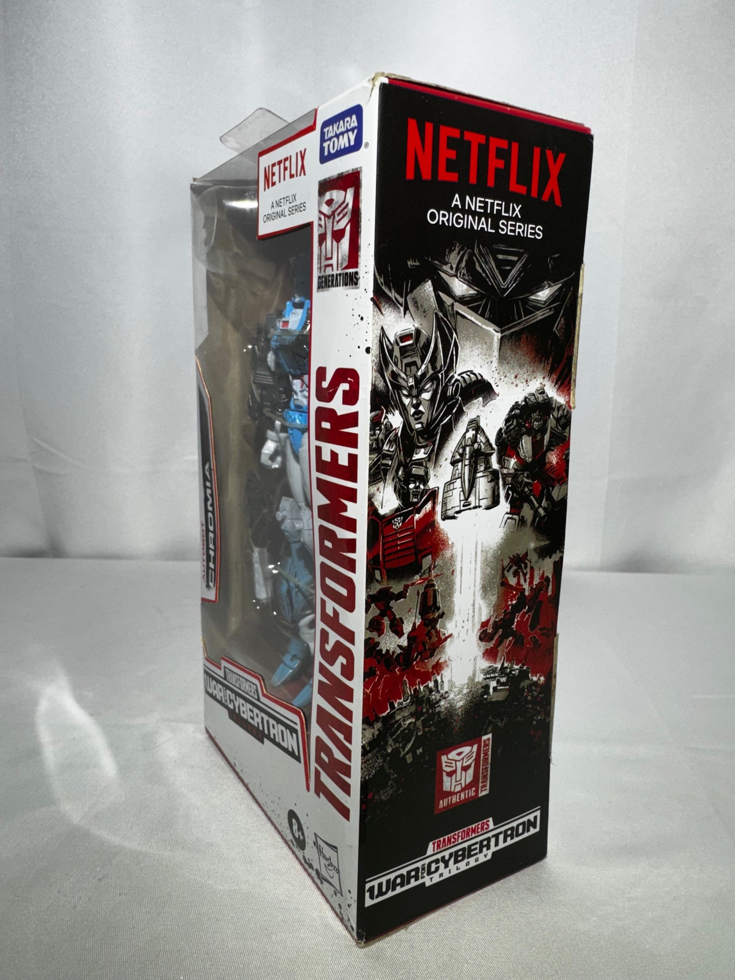 Hasbro Transformers Generations War for Cybertron Series-Inspired Deluxe Class Chromia action figure