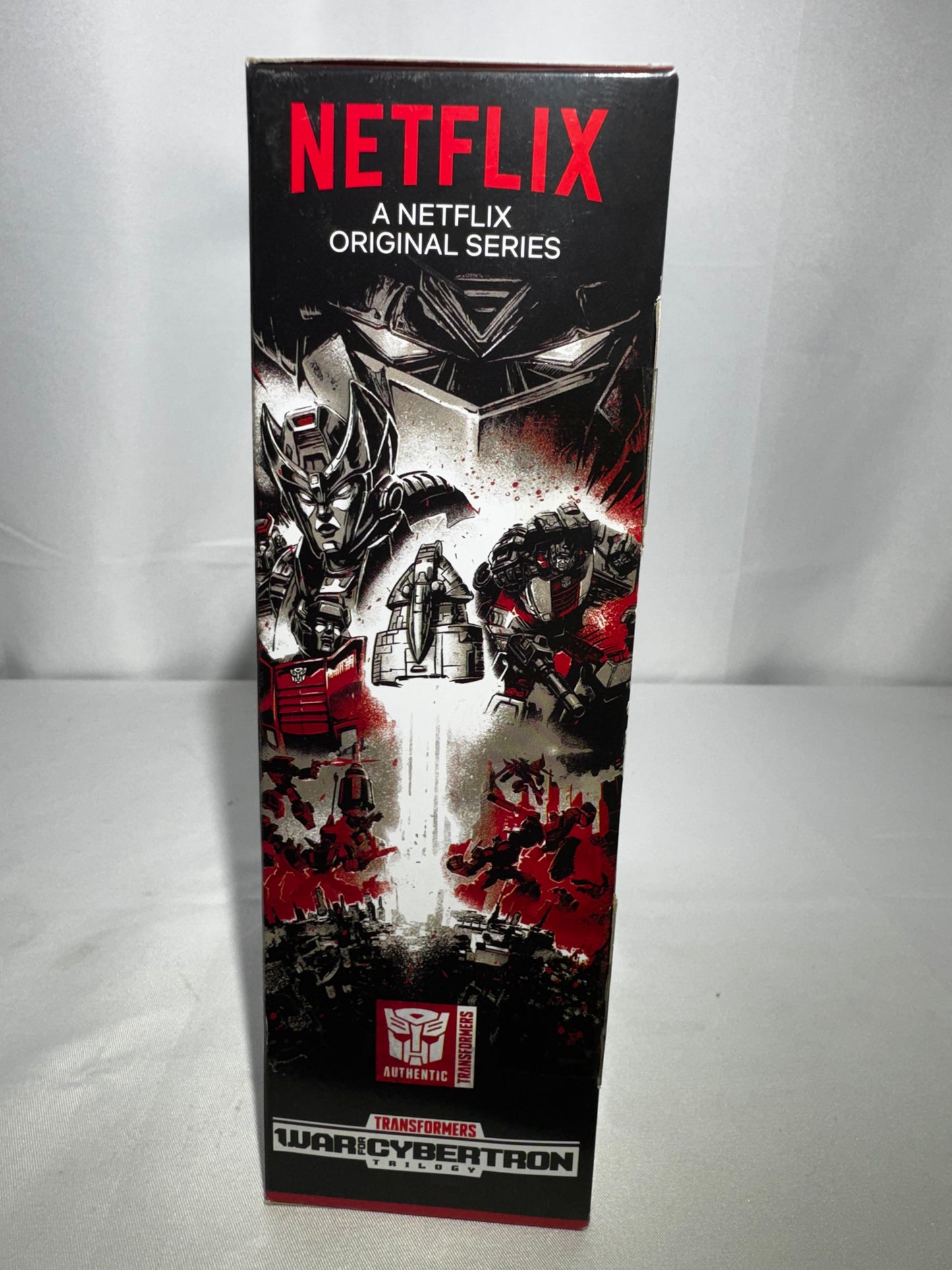 Transformers Generations War for Cybertron Trilogy Netflix Deluxe Class Decepticon Mirage action figure