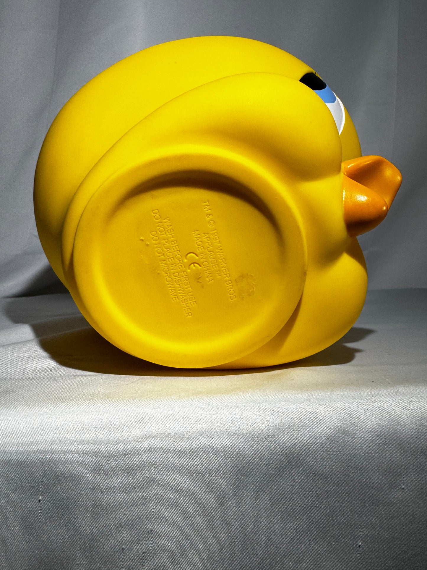 Vintage 1997 Warner Bros. Applause Tweety Bird Bucket / Container