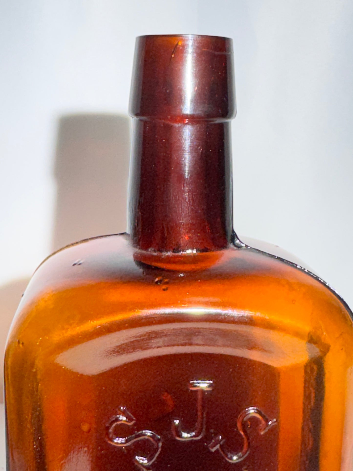 Vintage Amber Glass “S.J.S. For The Blood” Bottle – Gerstle Medicine Co., Chattanooga, Tenn.