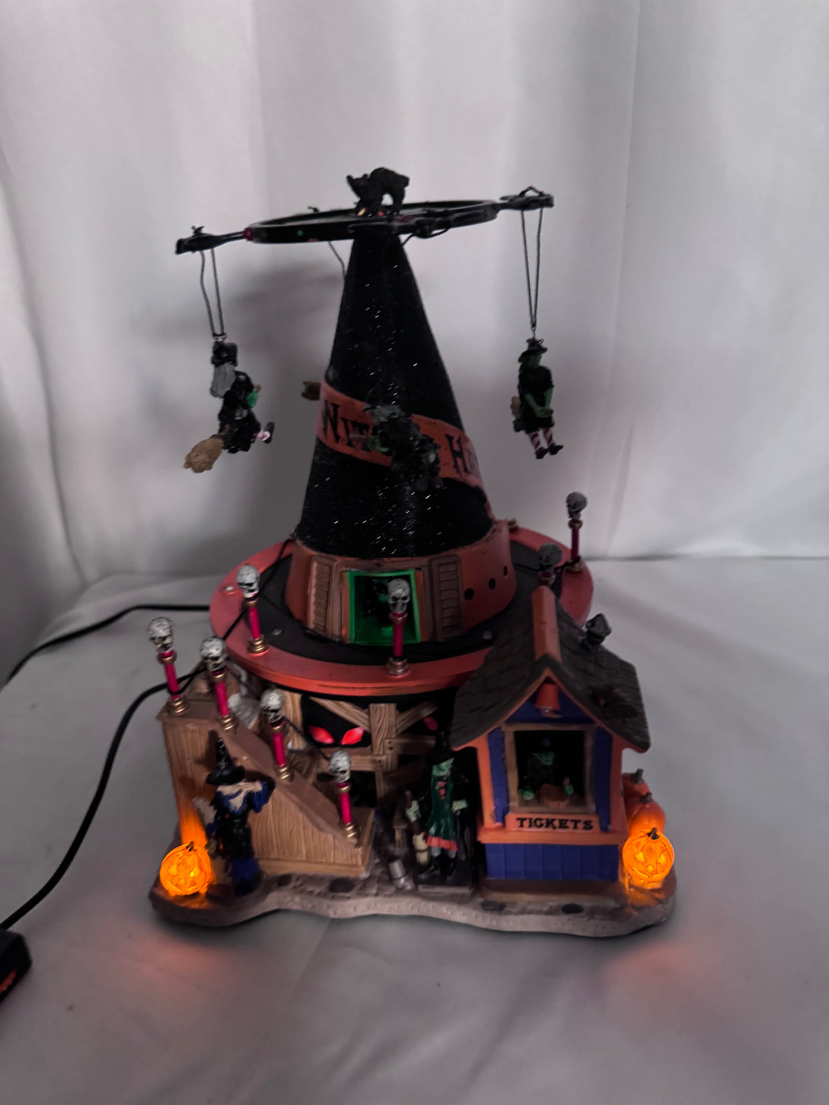 Lemax Spooky Town Witch’s Hat Carnival Ride #84744 – Retired 2008 – Halloween Village