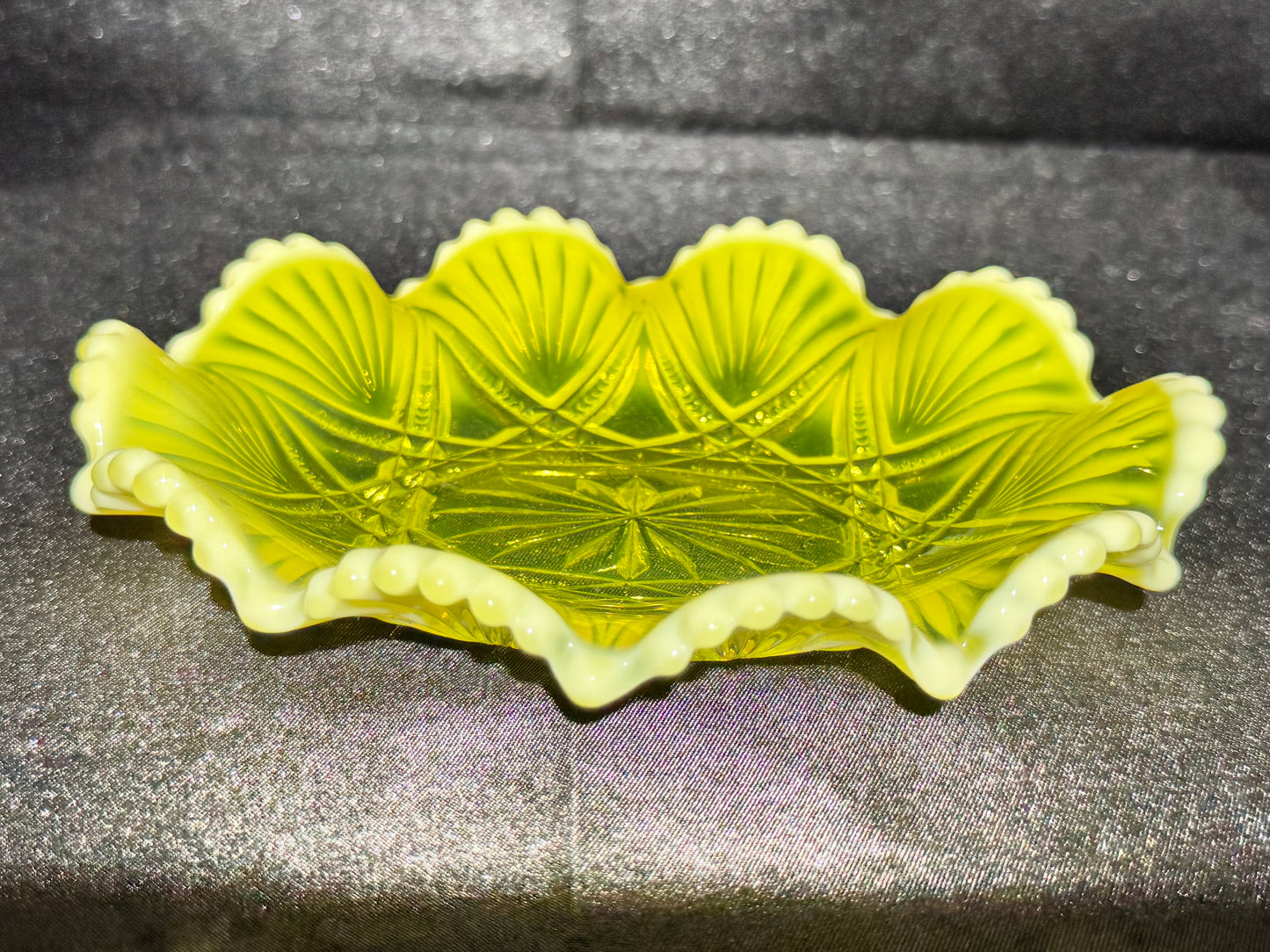 Uranium Davidson Primrose Pearline Glass 6”Bowl – EAPG