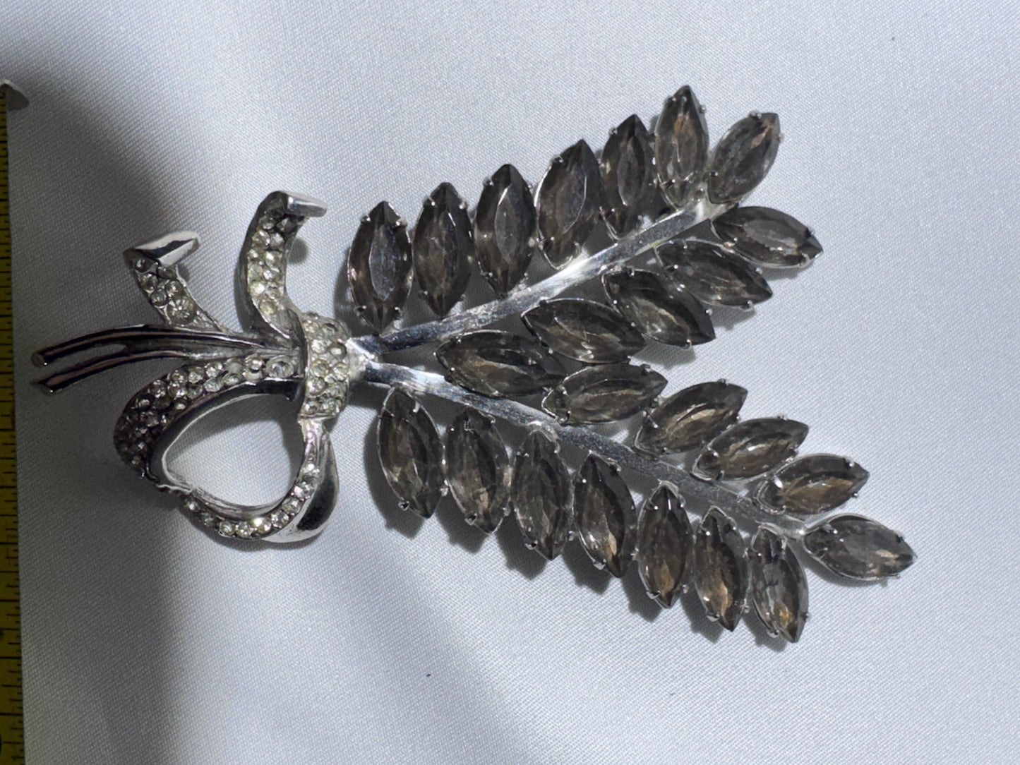 Vintage Silver-Tone Wheat Sheaf Leaf Spray Brooch – Smoky Grey Navette Crystals & Bow