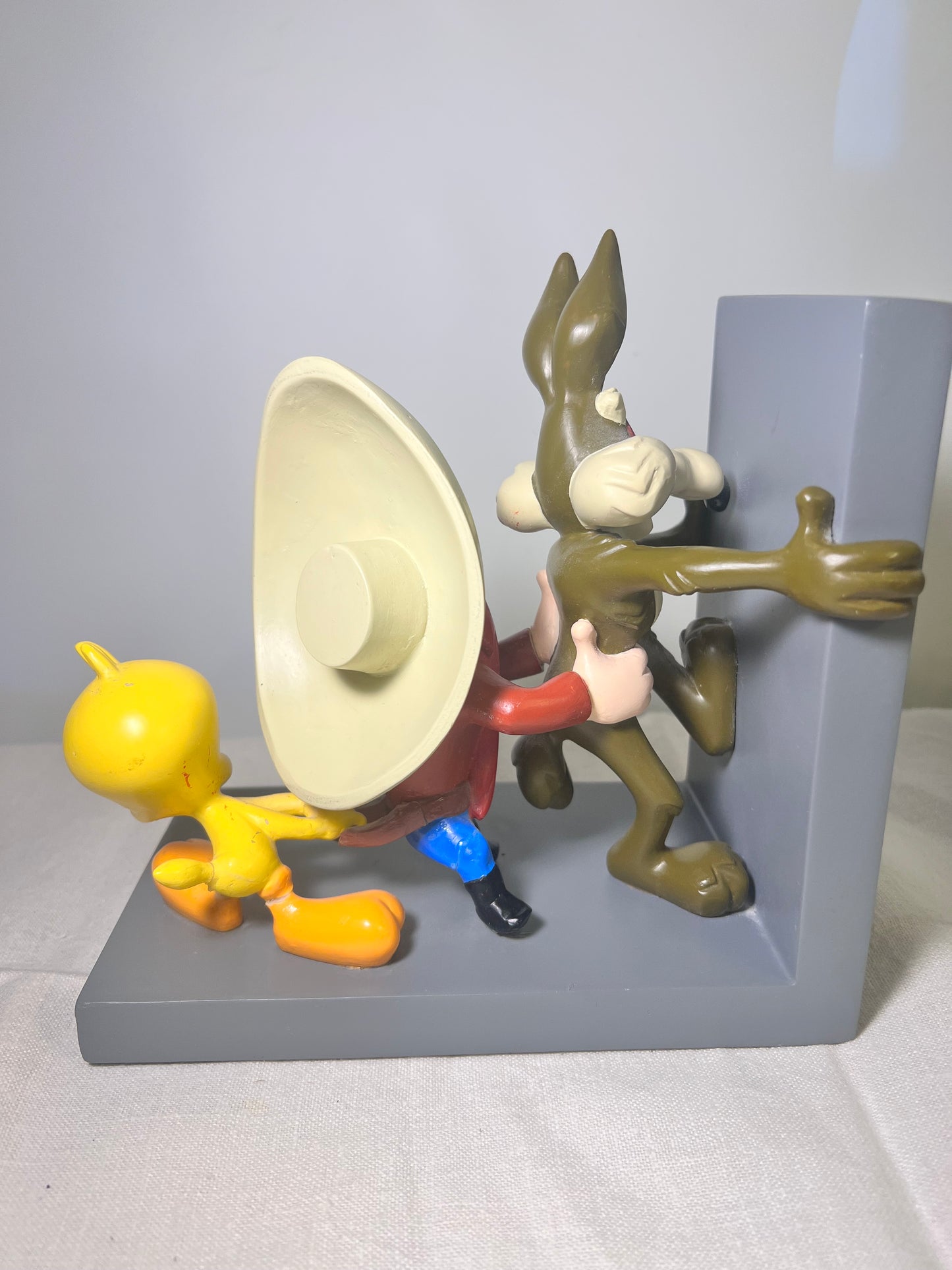 Looney Tunes Bookends-bugs Bunny, Tasmanian, devil, Sylvester, Wile E coyote, Yosemite, Sam, Tweety Bird-Warner Brothers