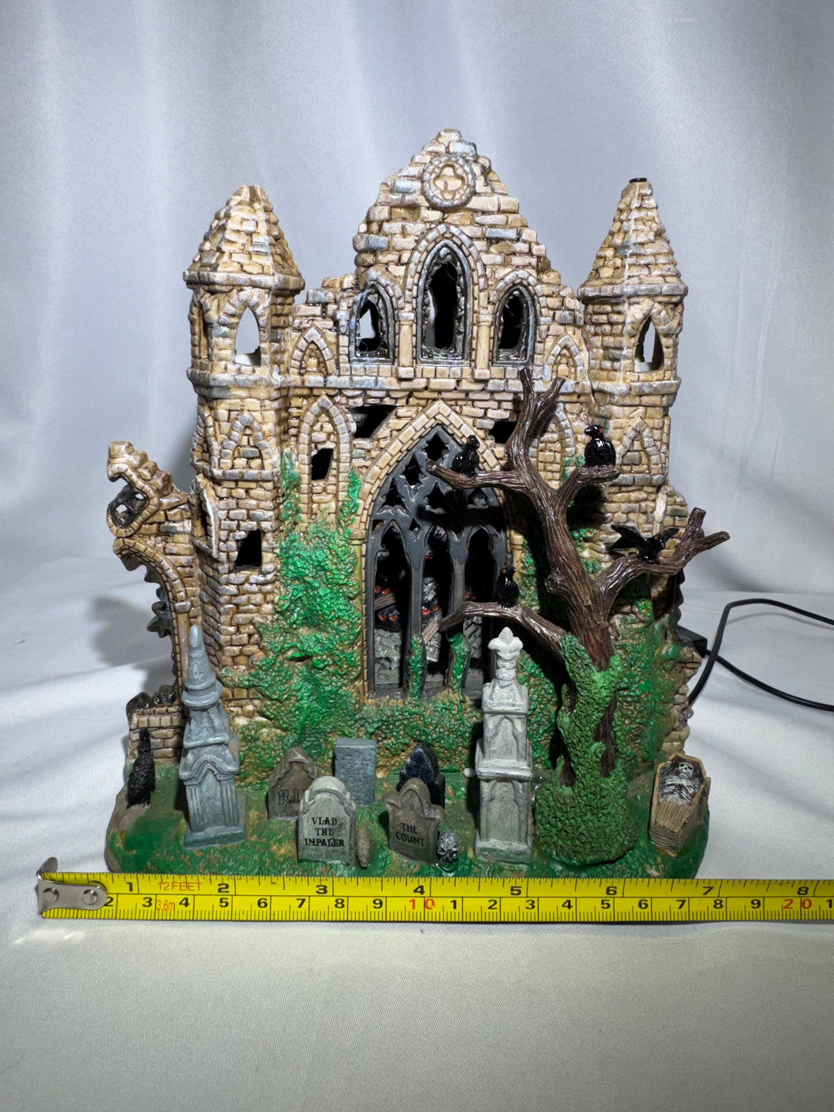 Lemax Spooky Town Gothic Ruins Lighted Building #65342 – 2006 – Retired