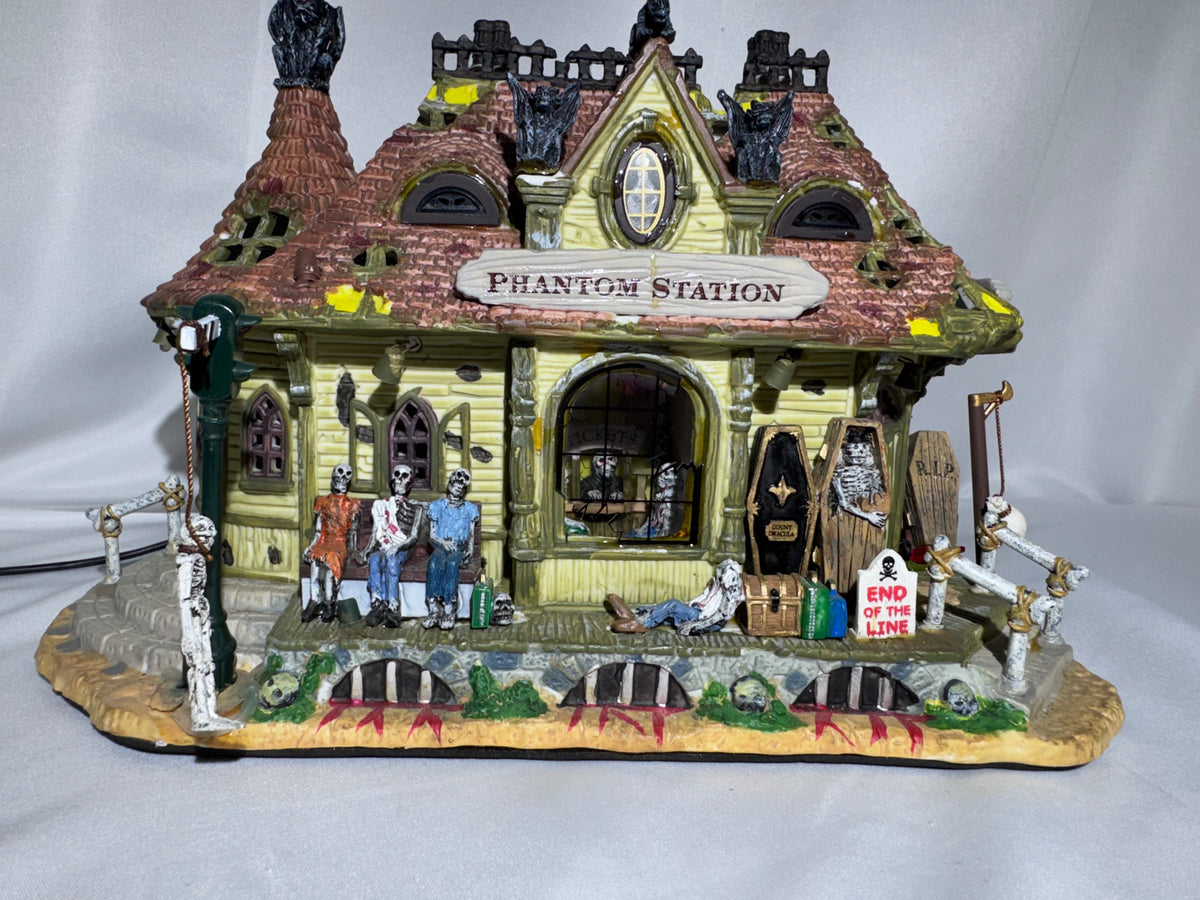 Lemax Spooky Town Phantom Station #85661 – 2008 – Retired 2015 – Haunted Halloween Village