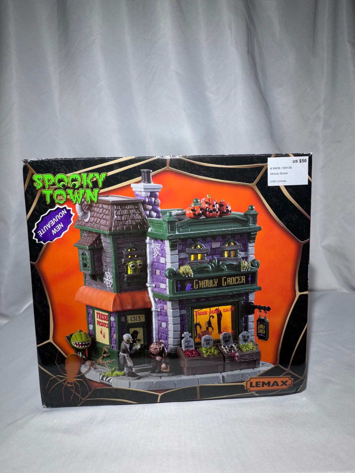 Lemax Spooky Town Ghouly Grocer #95458 – 2019 – Lighted Porcelain Building – Original Box