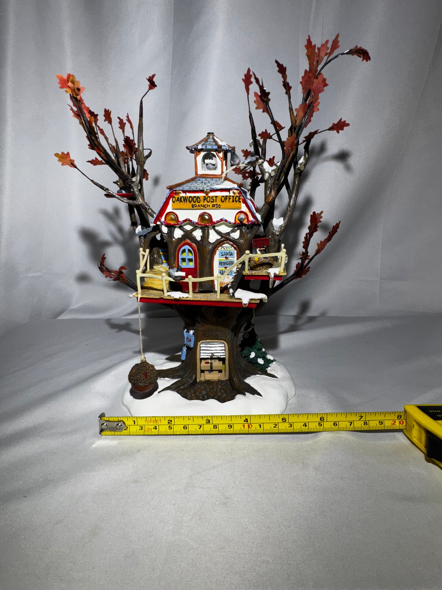Department 56 North Pole Woods “Oakwood Post Office Branch” Lighted Treehouse – Retired Collectible
