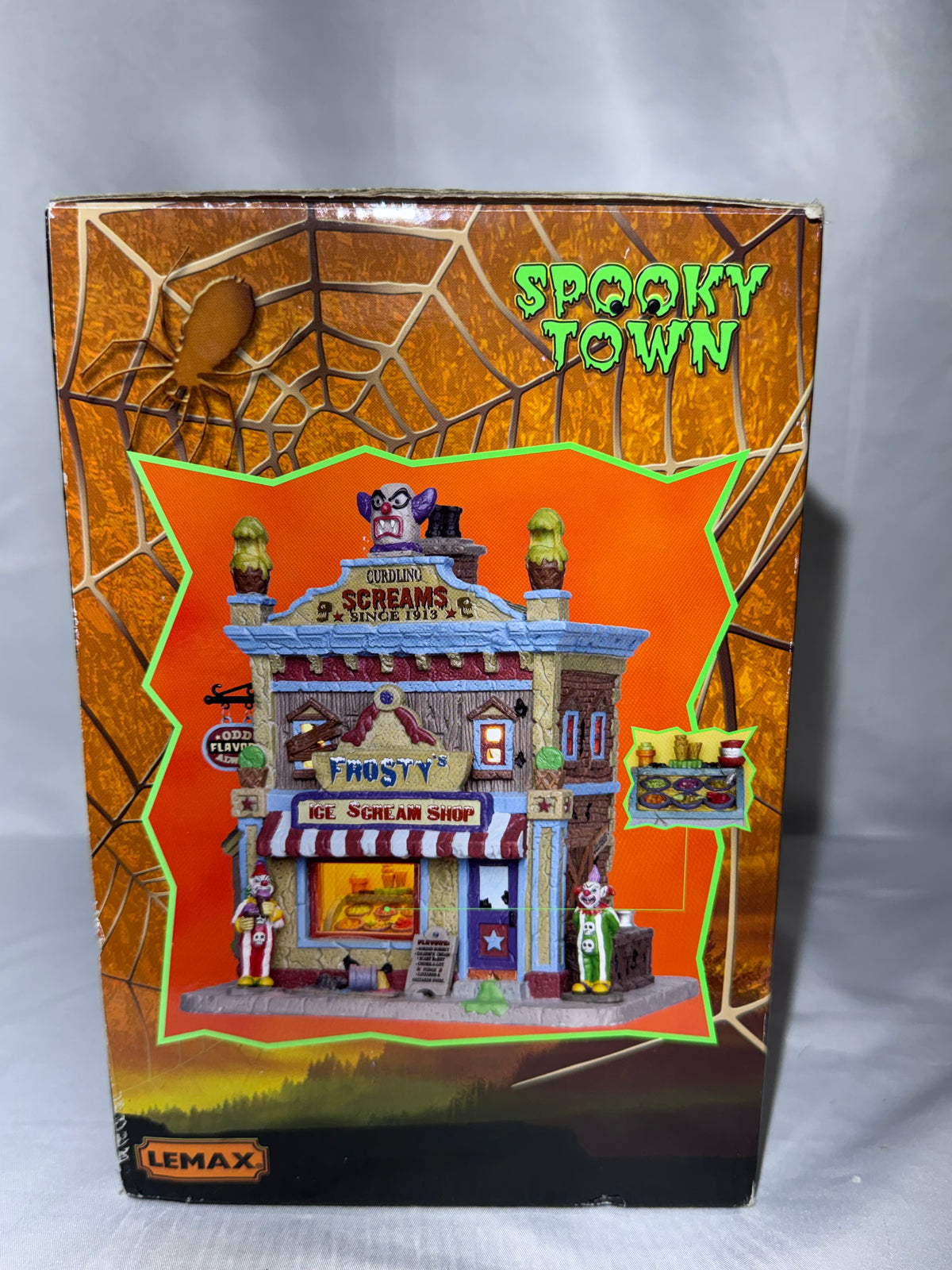Lemax Spooky Town Frosty’s Ice Scream Shop #25370 – Retired 2012–2015 – Original Box