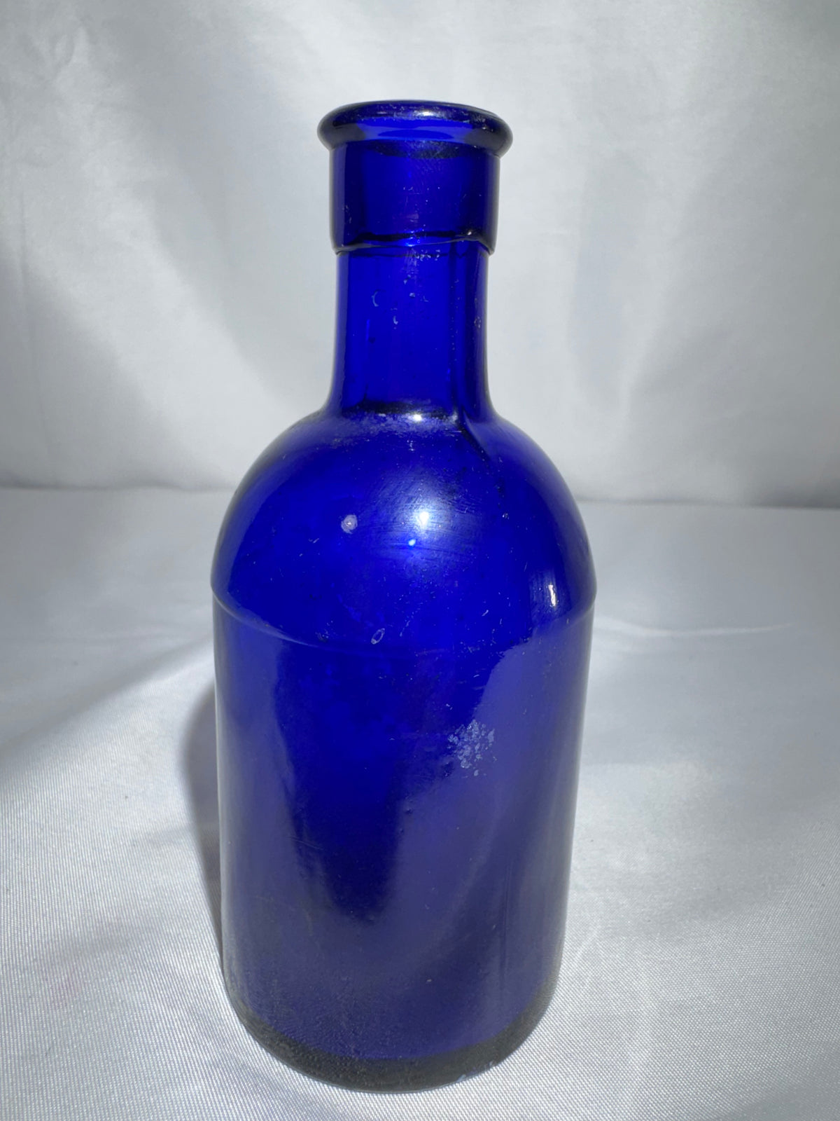 Vintage Cobalt Blue Glass Apothecary Medicine Bottle – Unmarked – 5 Inches Tall