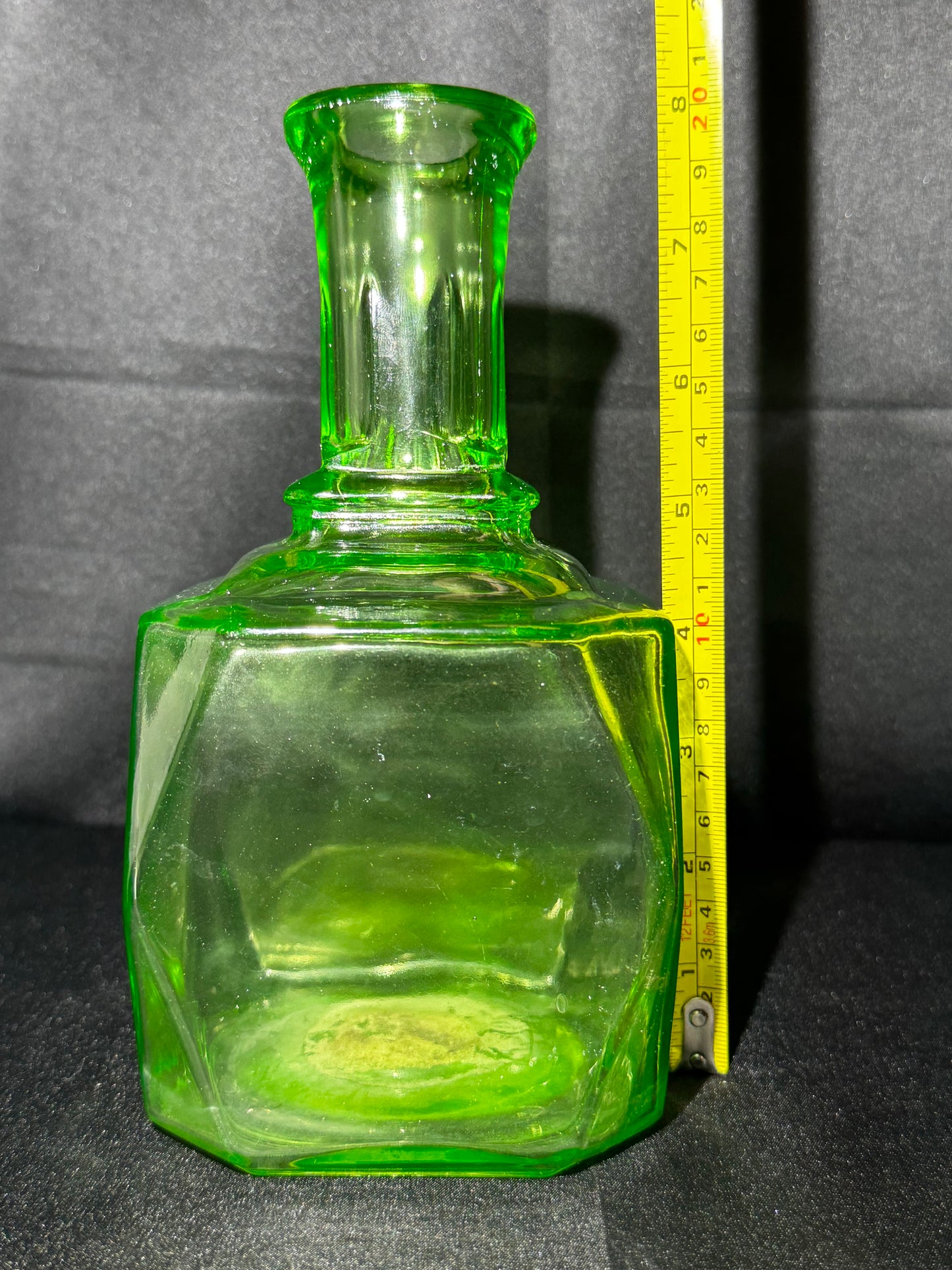 Vintage Anchor Hocking Green Uranium Glass Decanter – Art Deco Square Depression Glass – UV Glow
