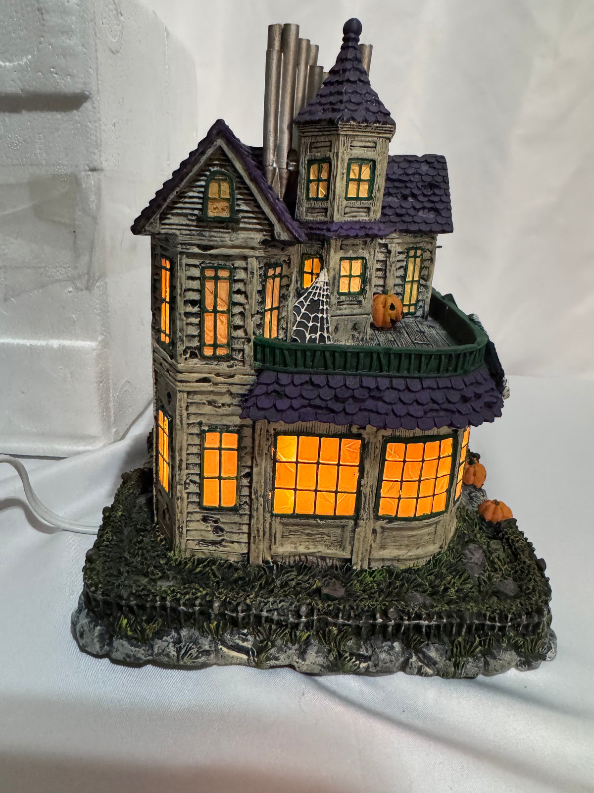 Hawthorne Village The Munsters Mockingbird Lane Music Store – A0201 – Halloween Village