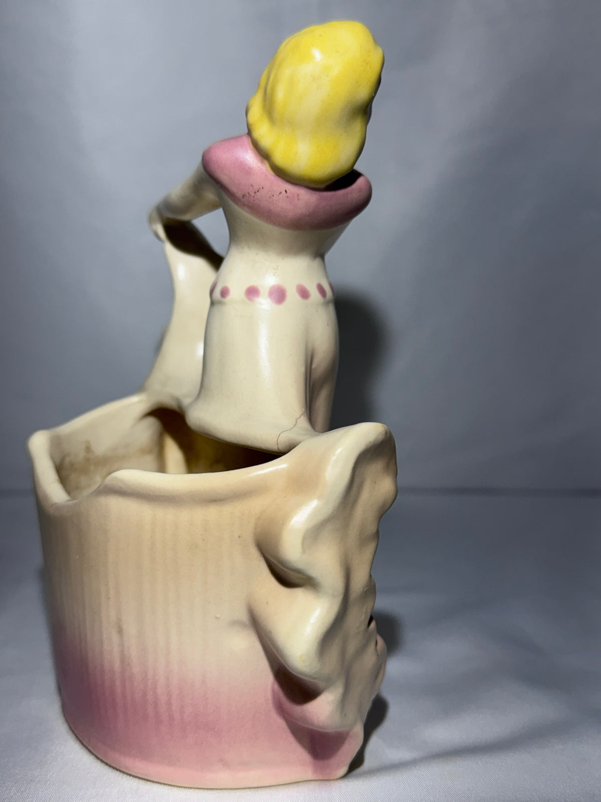 Vintage Hull Pottery Dancing Lady Planter #955 – 1940s Art Deco Figural Vase – Hairline Crack