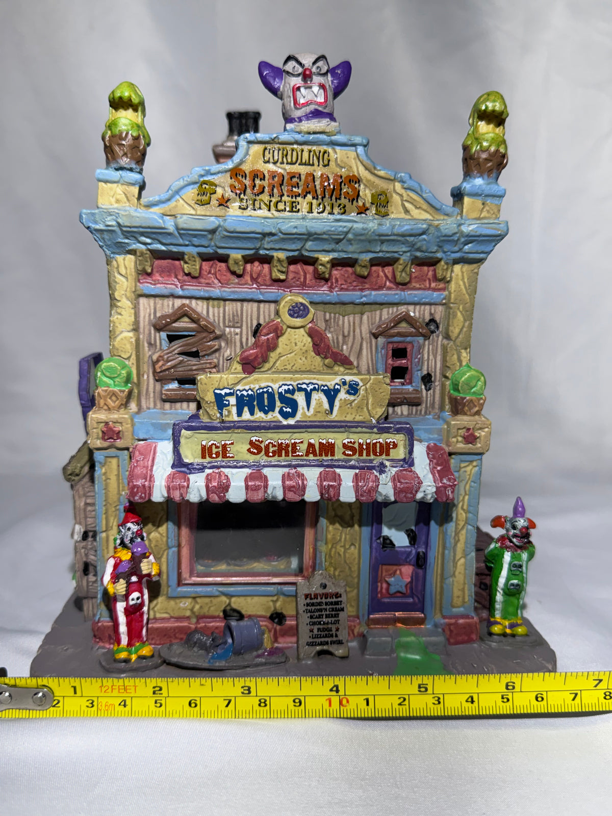 Lemax Spooky Town Frosty’s Ice Scream Shop #25370 – Retired 2012–2015 – Original Box