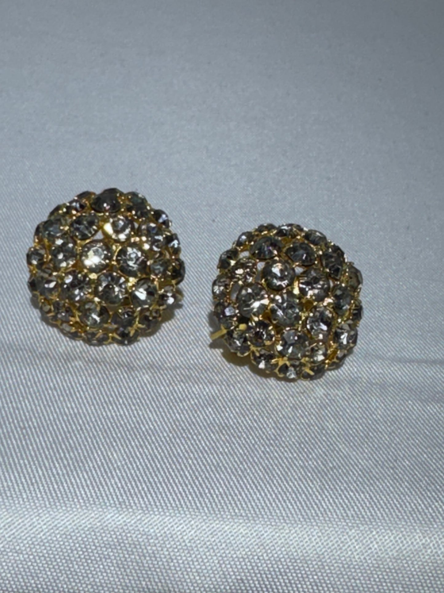 Vintage 1940s Castlecliff Clip-On Earrings – Gold-Tone Dome with Blue-Gray Rhinestones