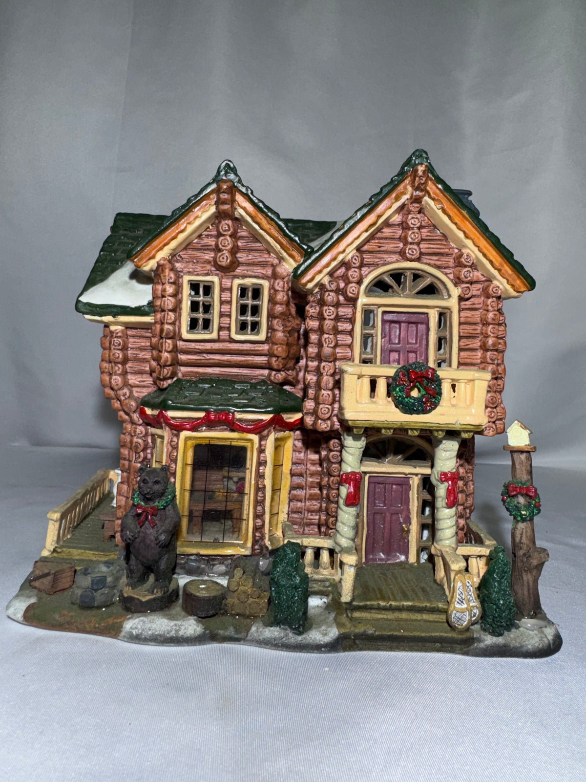 Lemax Vail Village Collection – Mountain Breeze Retreat #45074 (2004)