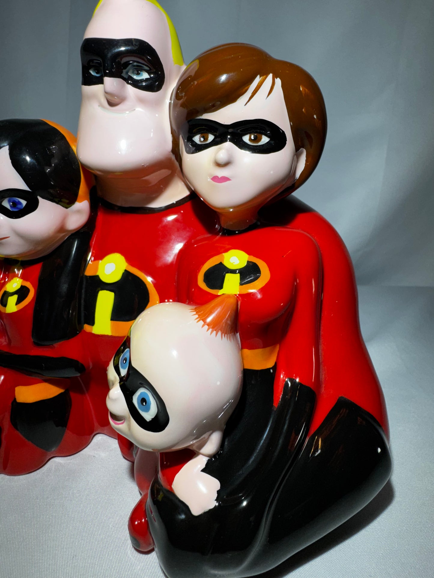 Enesco Disney Pixar The Incredibles Family Ceramic Coin Bank Mr Incredible Elastigirl