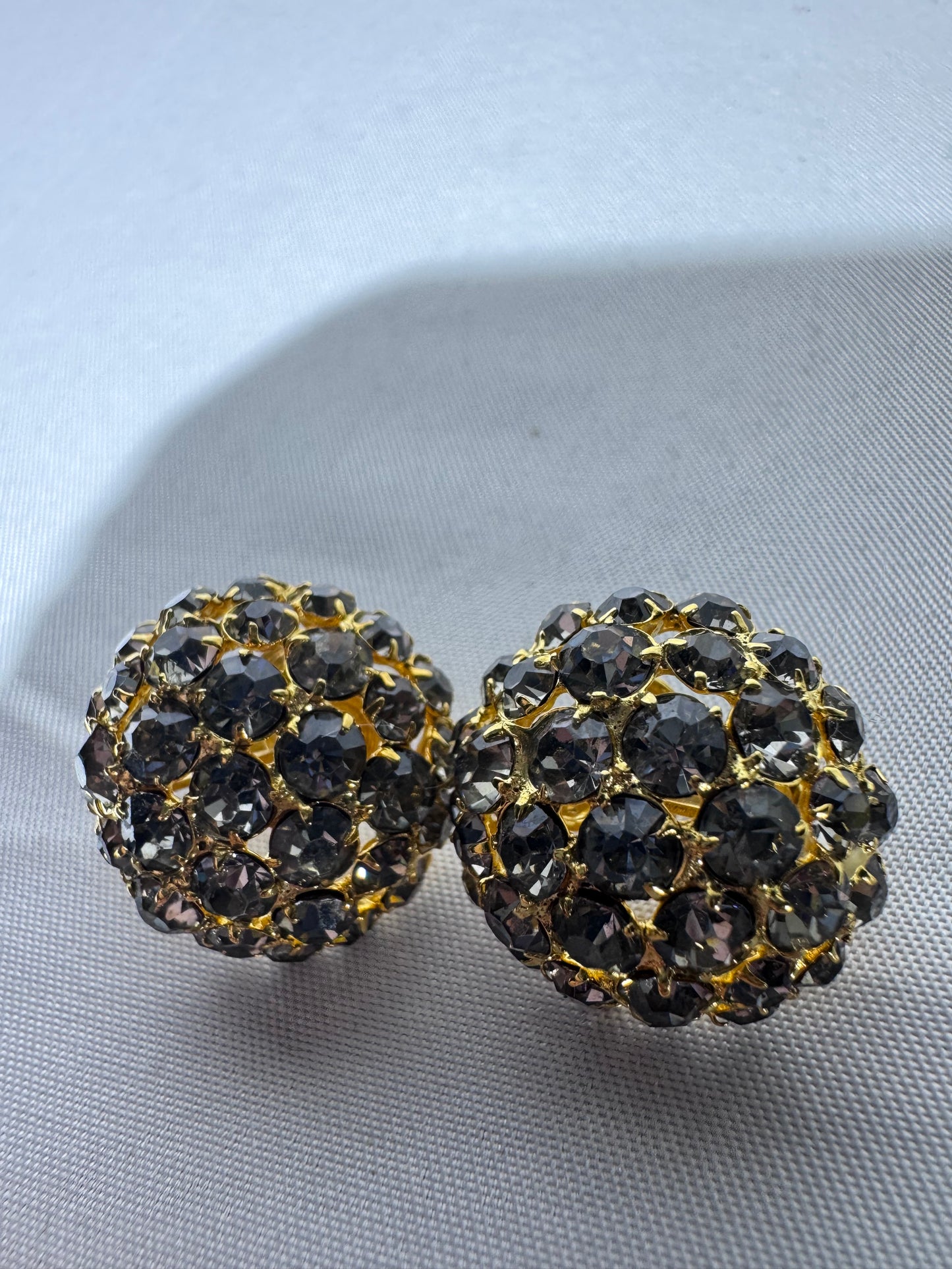 Vintage 1940s Castlecliff Clip-On Earrings – Gold-Tone Dome with Blue-Gray Rhinestones