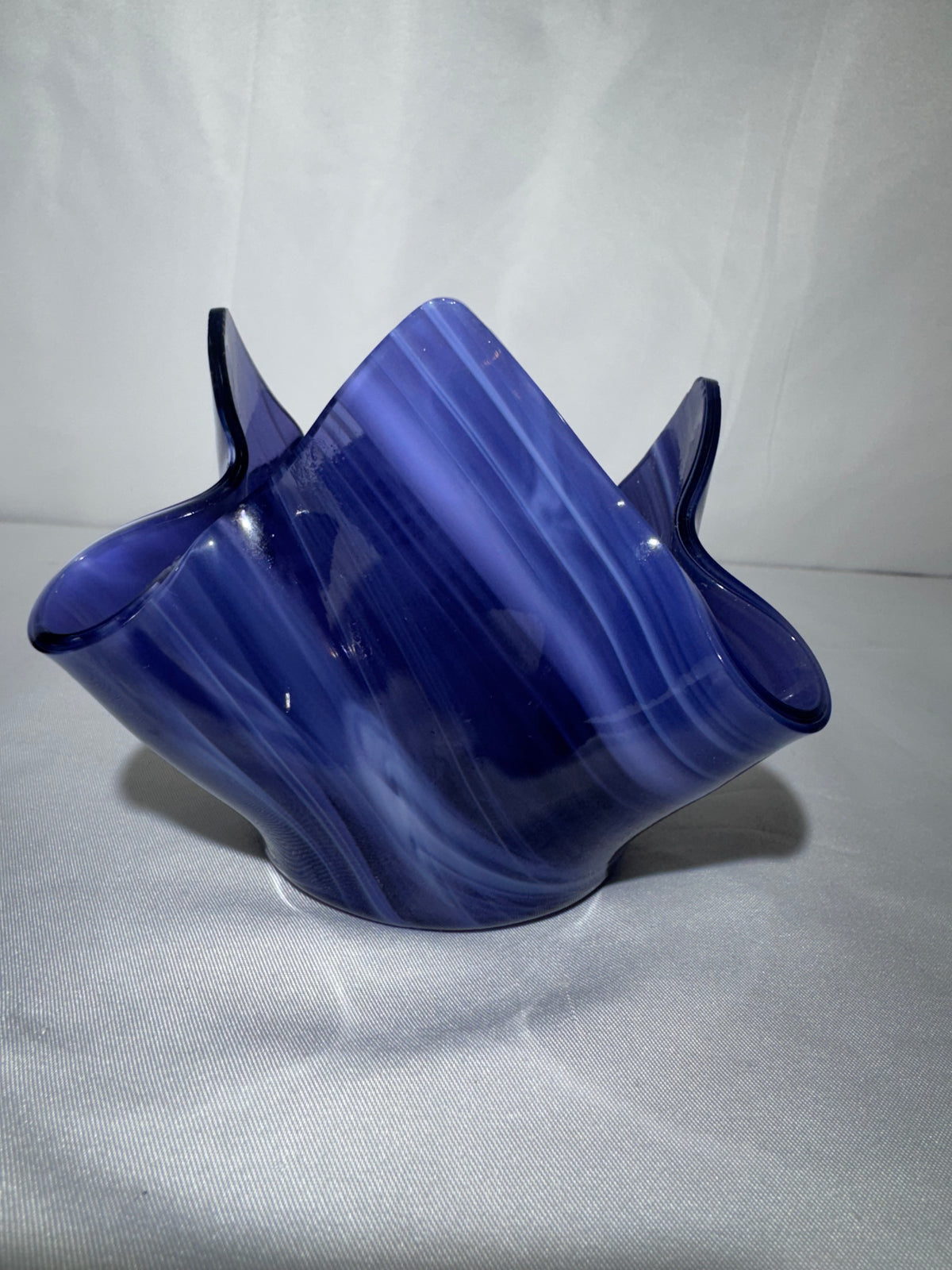 Buffalo Glass Works Limited Edition Dark Blue & White Swirled Art Glass Handkerchief Vase 90’s