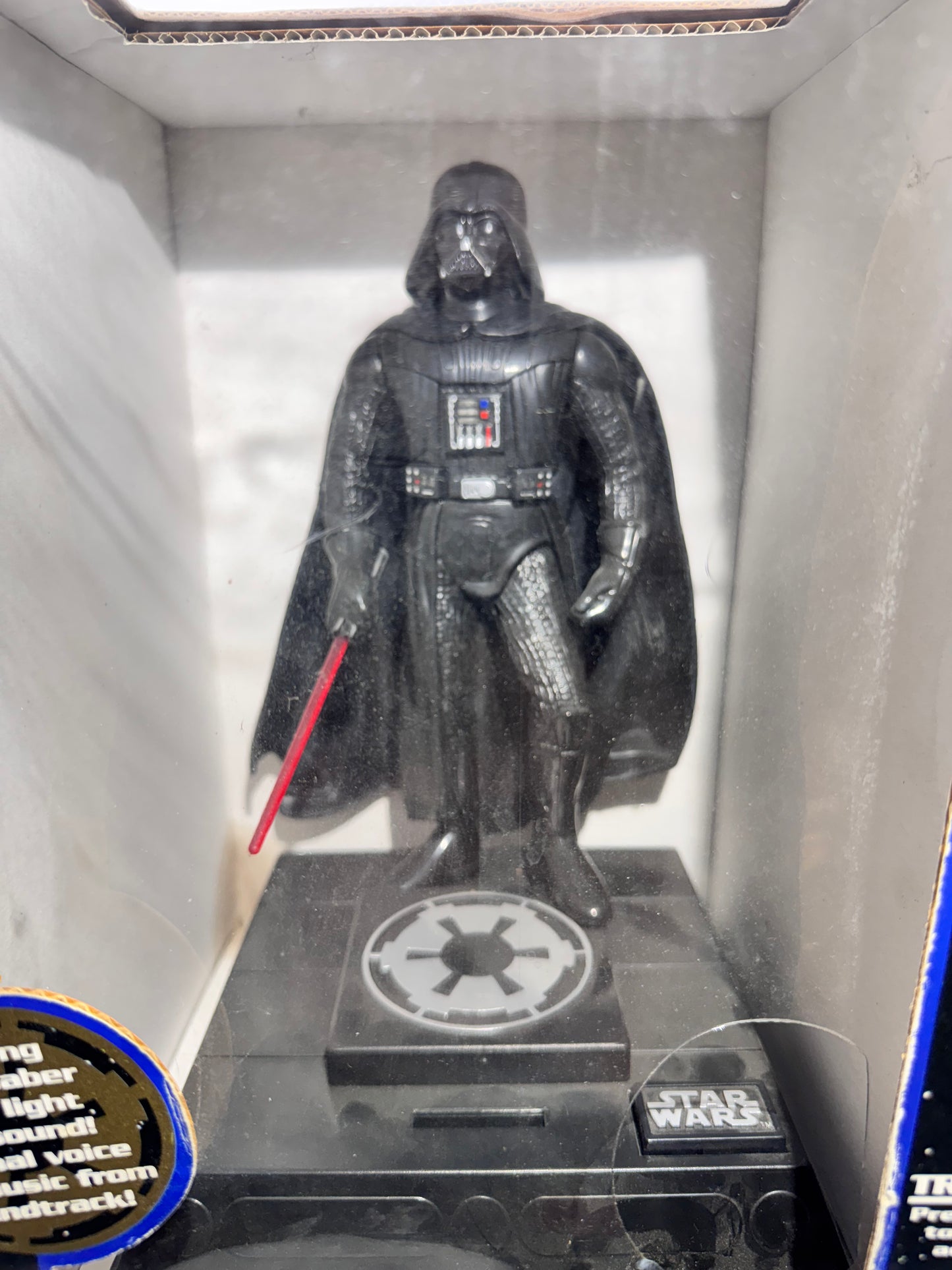 Vintage 1996 Star Wars Darth Vader Electronic Talking Bank – Thinkway Toys – in original Box
