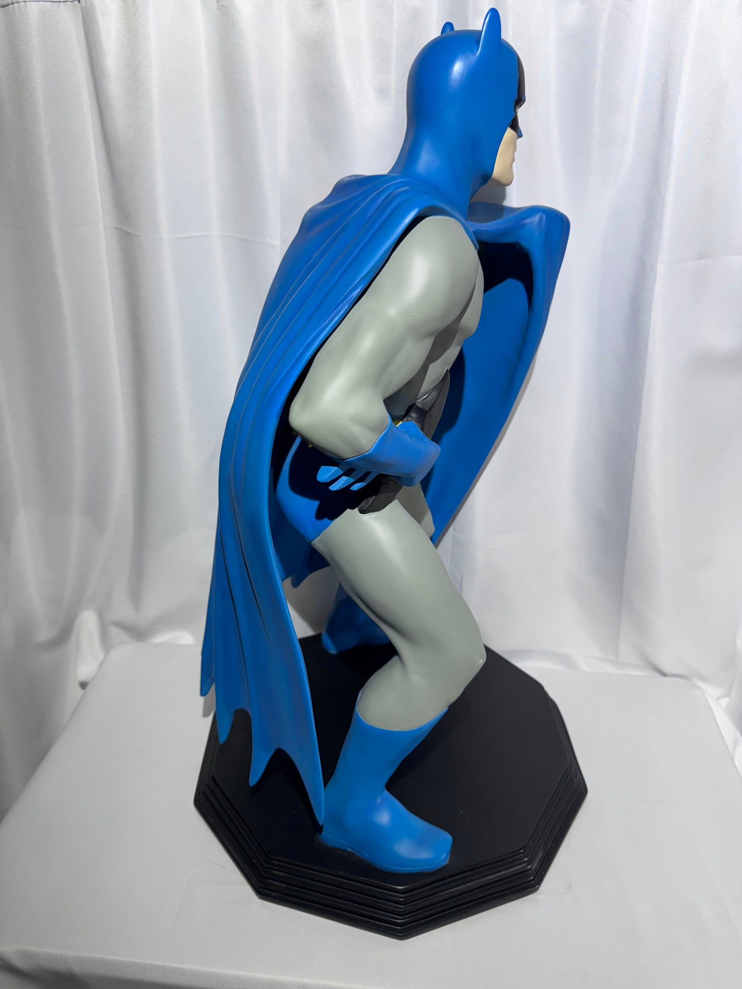 Vintage 1999 Warner Bros. Studio Store Silver Age Batman 24” Statue