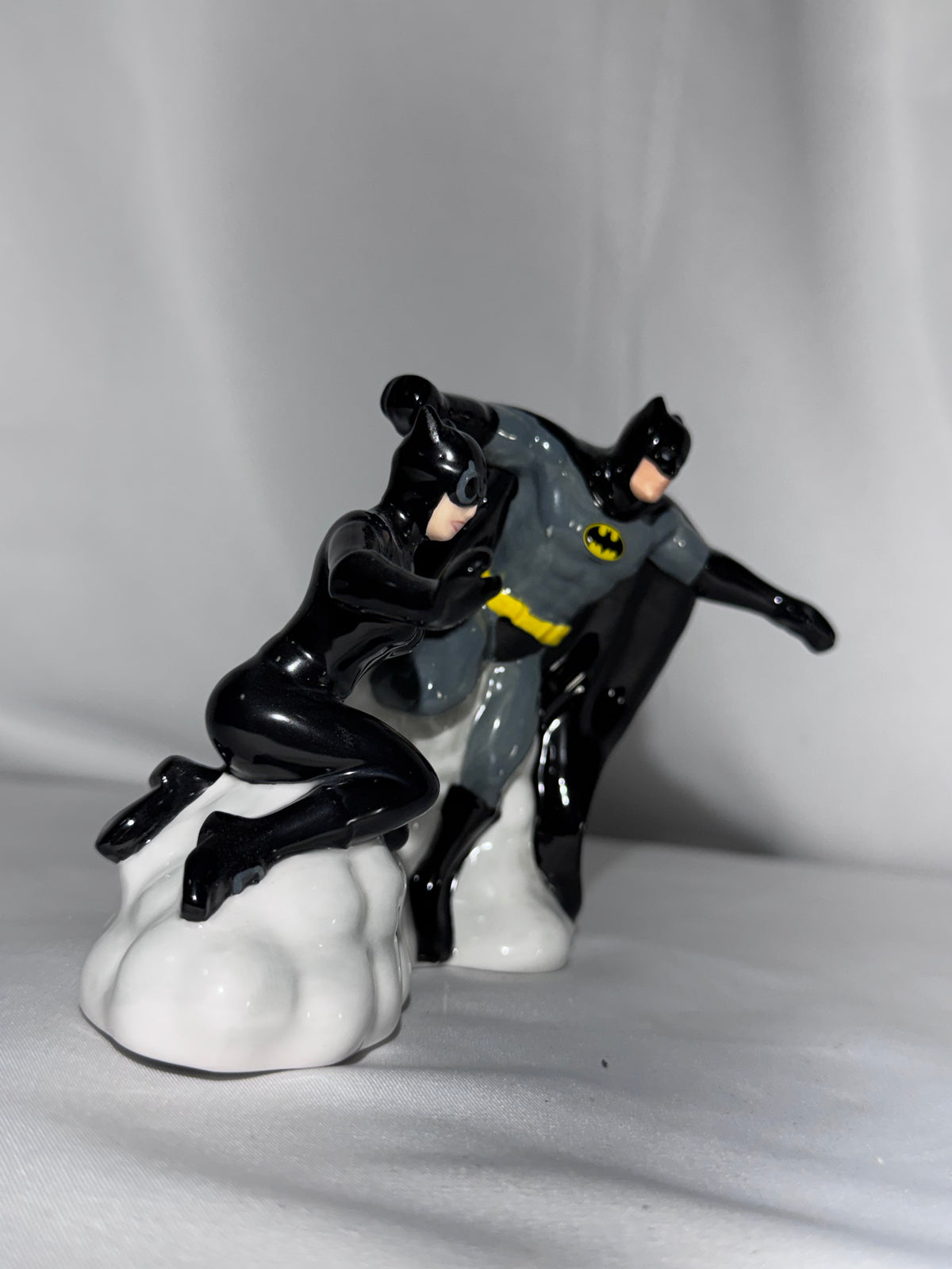 DC Comics Batman & Catwoman Magnetic Salt & Pepper Shakers – Westland Giftware #25535 – Original Box