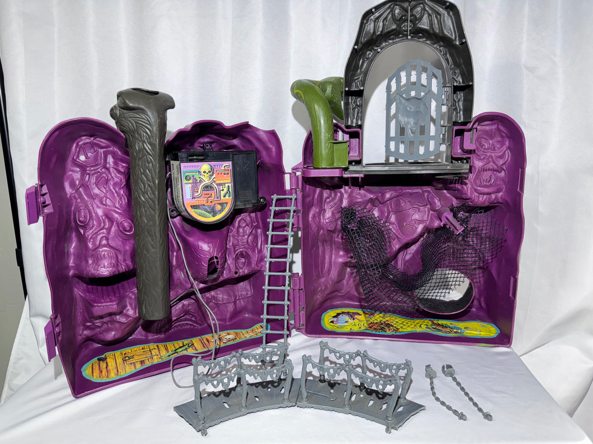 Vintage 1983/84 Mattel Masters of the Universe Snake Mountain Playset – Skeletor’s Lair Complete