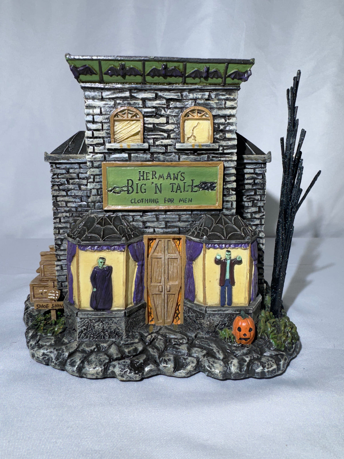Hawthorne Village The Munsters “Herman’s Big ’N Tall” Lighted Building – Halloween Village