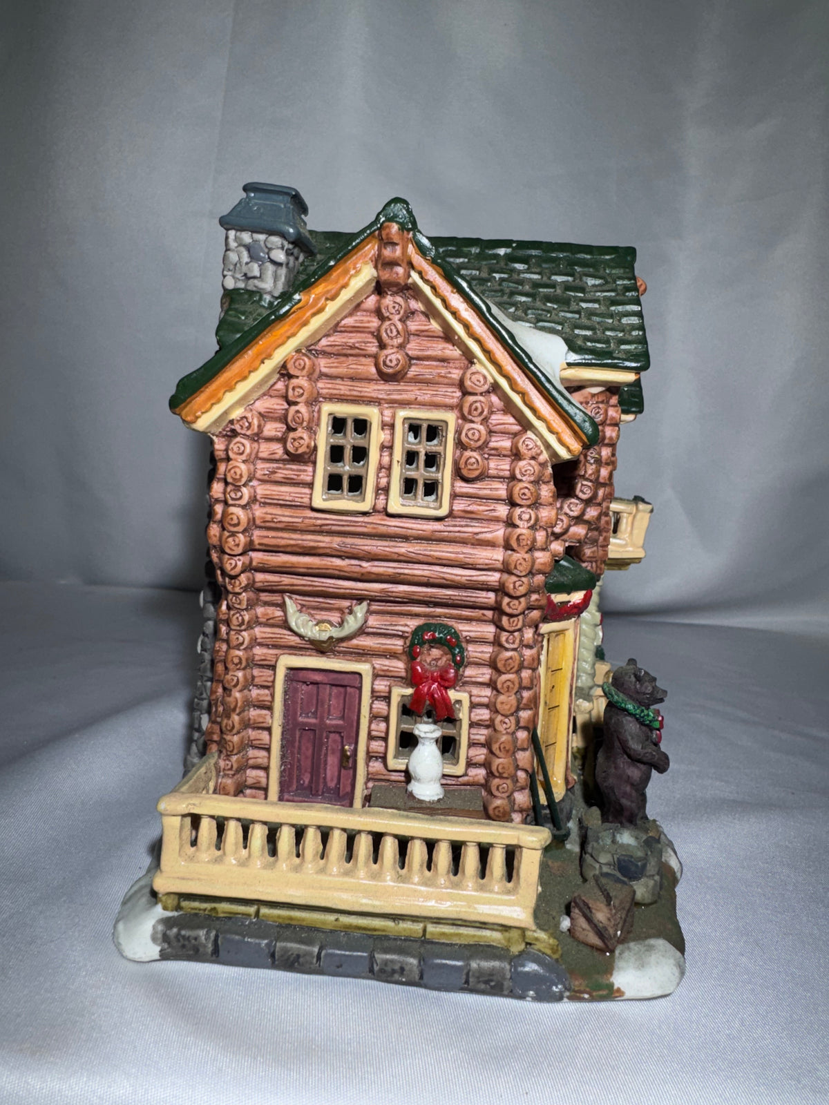Lemax Vail Village Collection – Mountain Breeze Retreat #45074 (2004)