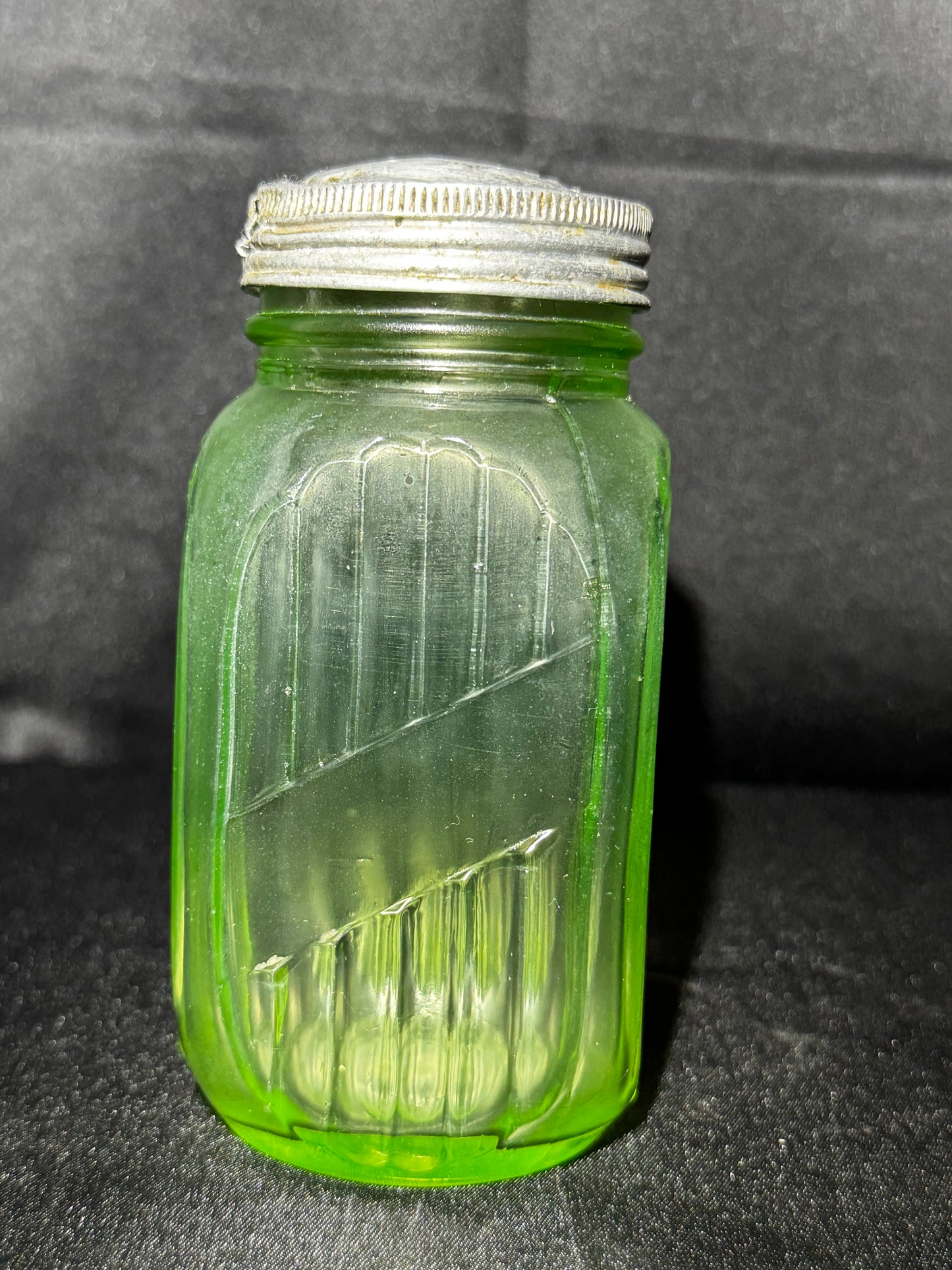 Vintage Anchor Hocking Uranium Green Glass Shaker Ribbed Hoosier Cabinet Jar w/ Metal Lid UV Glow