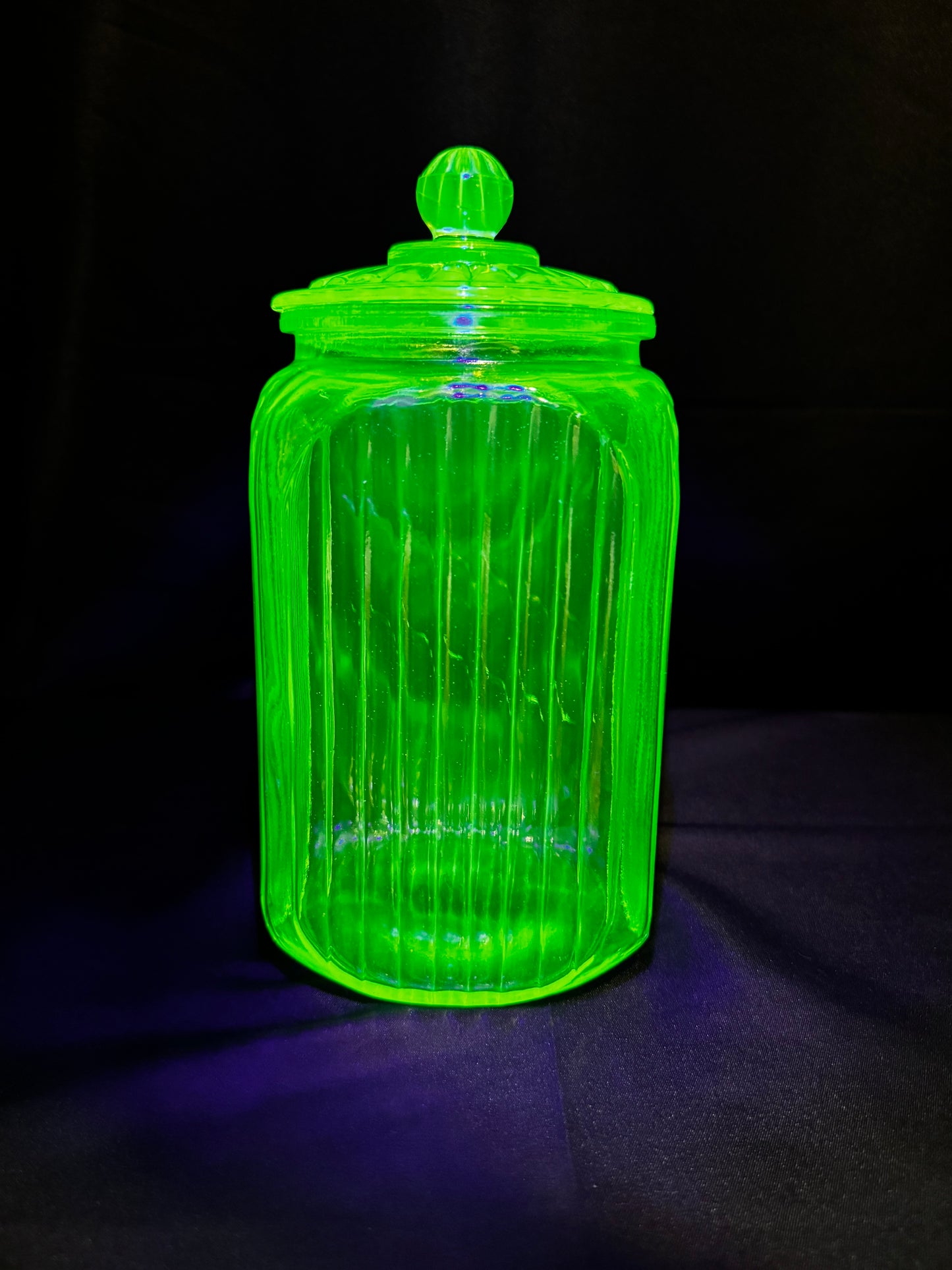 1930s Anchor Hocking Green Glass Kitchen Canister Original Lid Uranium Glass