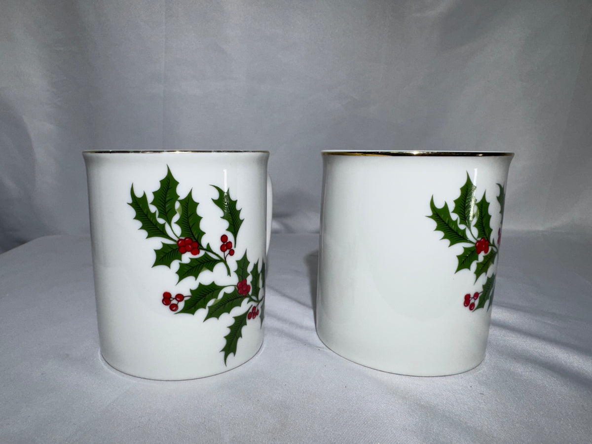 Vintage Kashima Christmas Holly Porcelain Coffee Mugs – Set of 2 – Gold Trim – Made in Japan