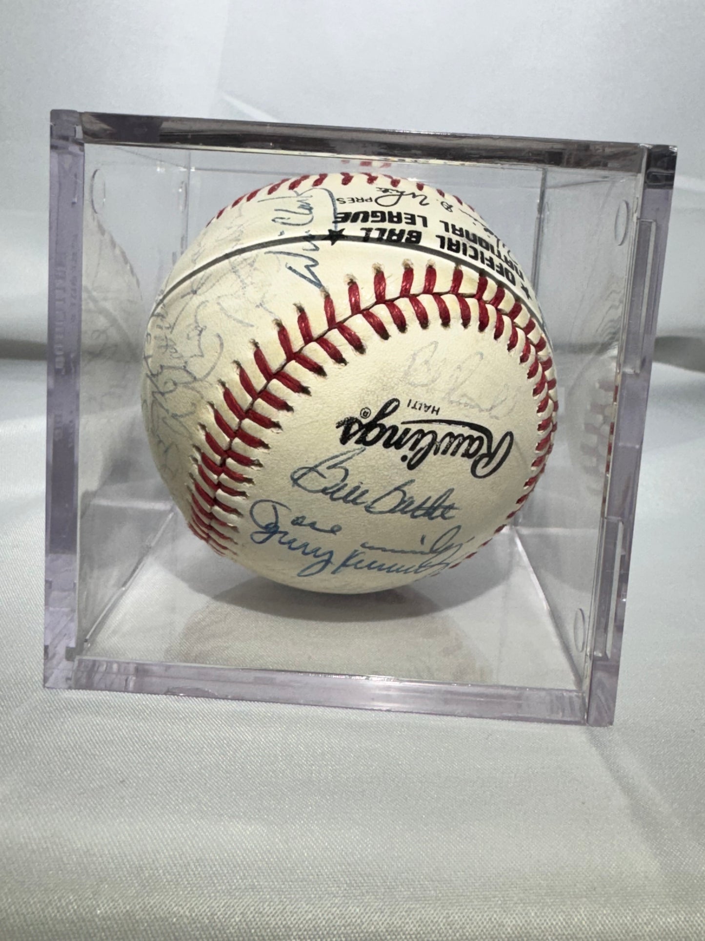 Official National League Baseball – 1990 San Francisco Giants – Multiple Autographs