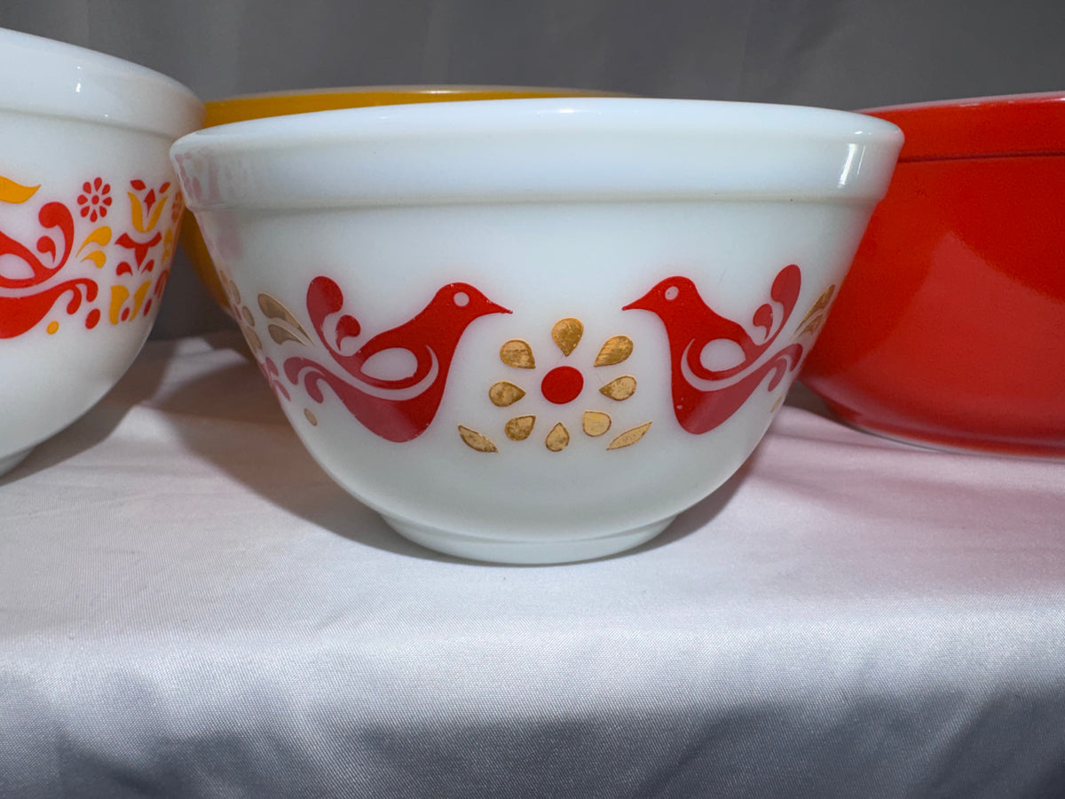 Vintage Pyrex Friendship Mixing Bowl Set of 4 401 402 403 404 Red Orange Roosters