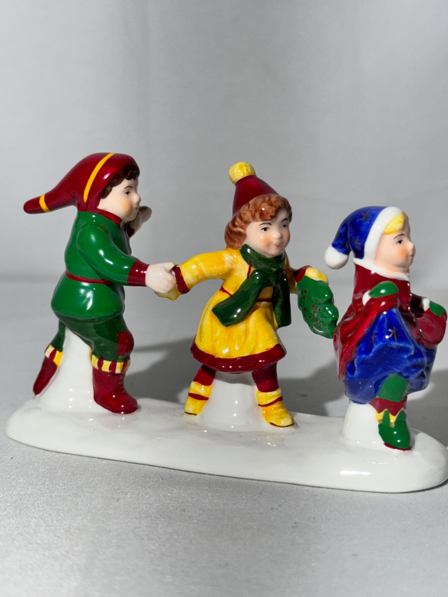 Department 56 “He Led Them Down the Street of Town” – Original Snow Village Collection – Item #54927