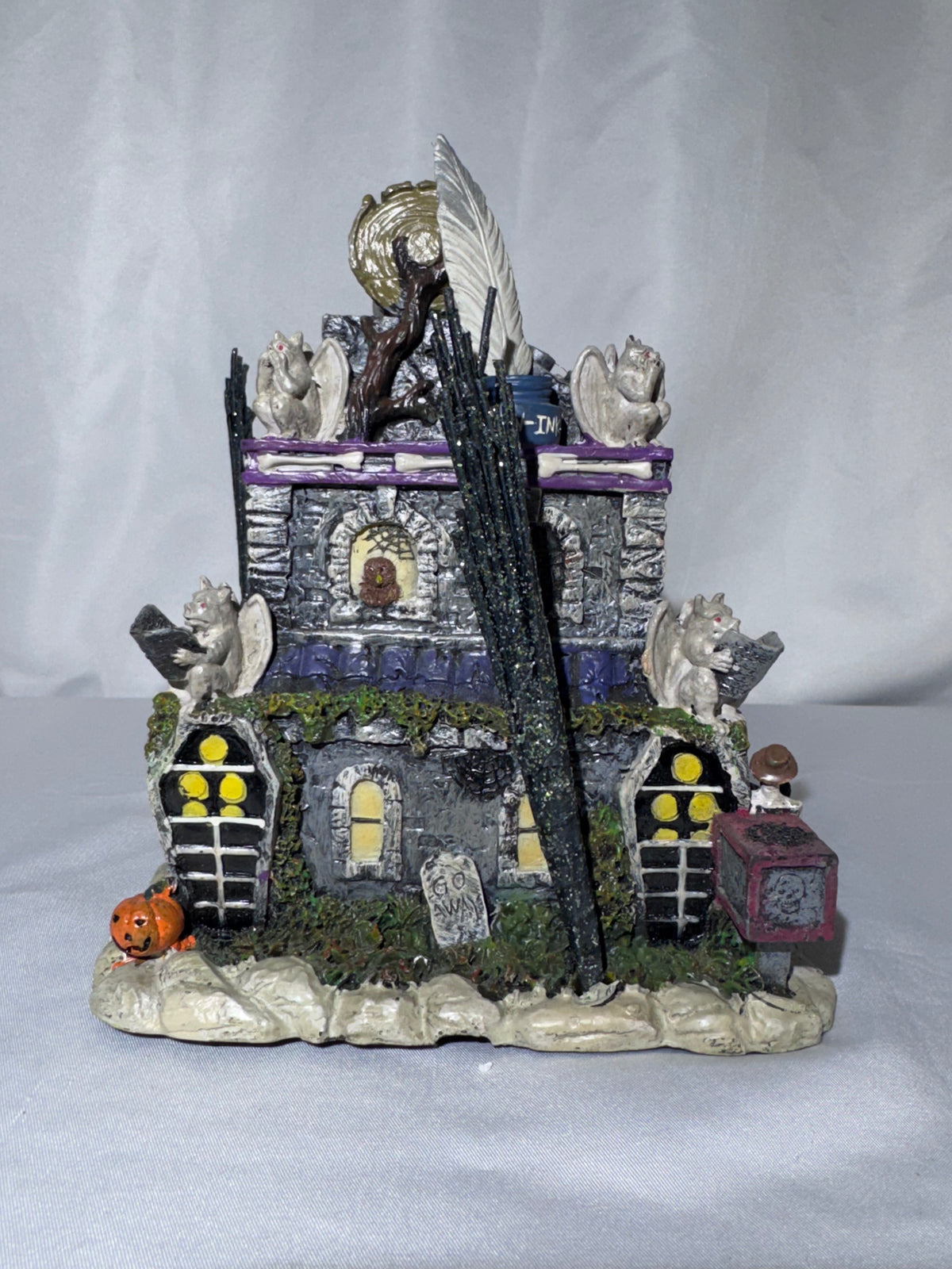 Hawthorne Village The Munsters 2004 Halloween Village – “Morticians Monthly Newspaper” Building A8582