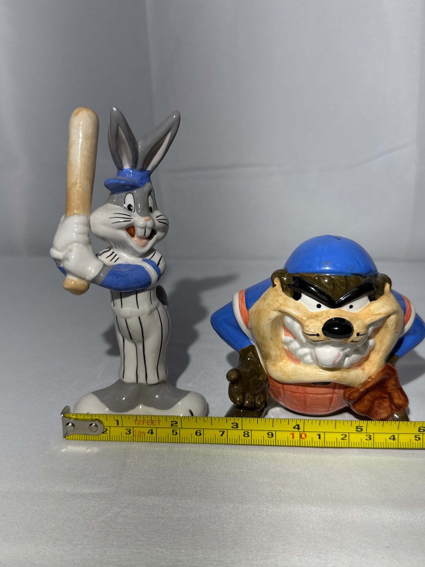 Bugs Bunny & Taz - Salt and Pepper- Baseball- Warner Brothers- Looney Tunes- original box- item number 6206