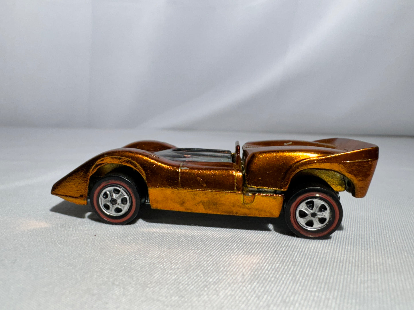 Hot Wheels McLaren M64 Redline – Gold – 1968 Mattel – US & Foreign Patent Pending