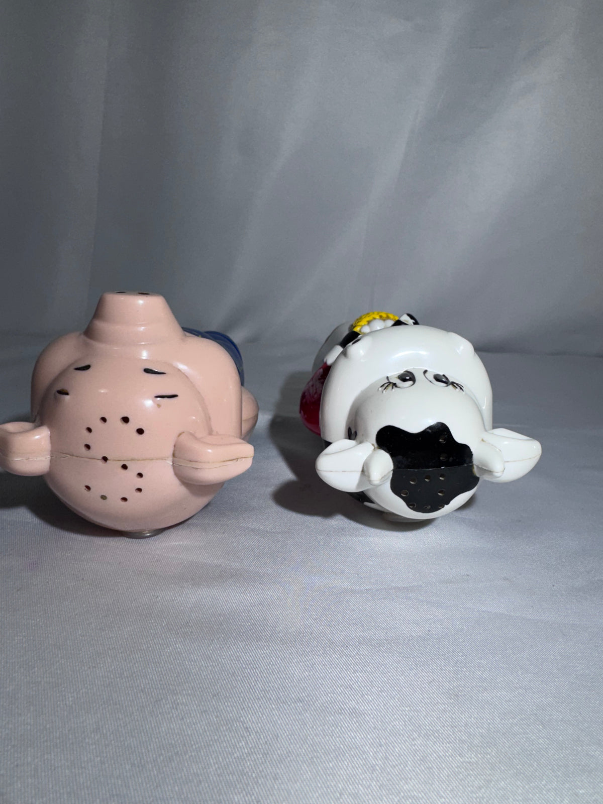 Vintage Cow & Pig Farm Animal Plastic Salt & Pepper Shakers Animated Tested