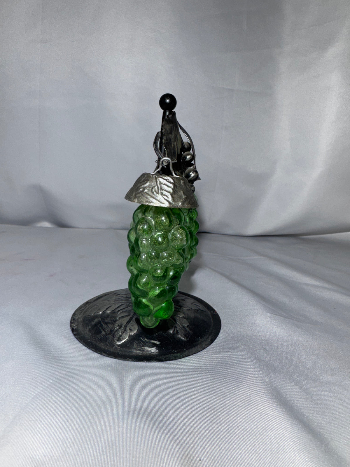 Vintage Green Glass Hanging Grape Salt & Pepper Shakers with Metal Vine Stand – 1950s–1960s
