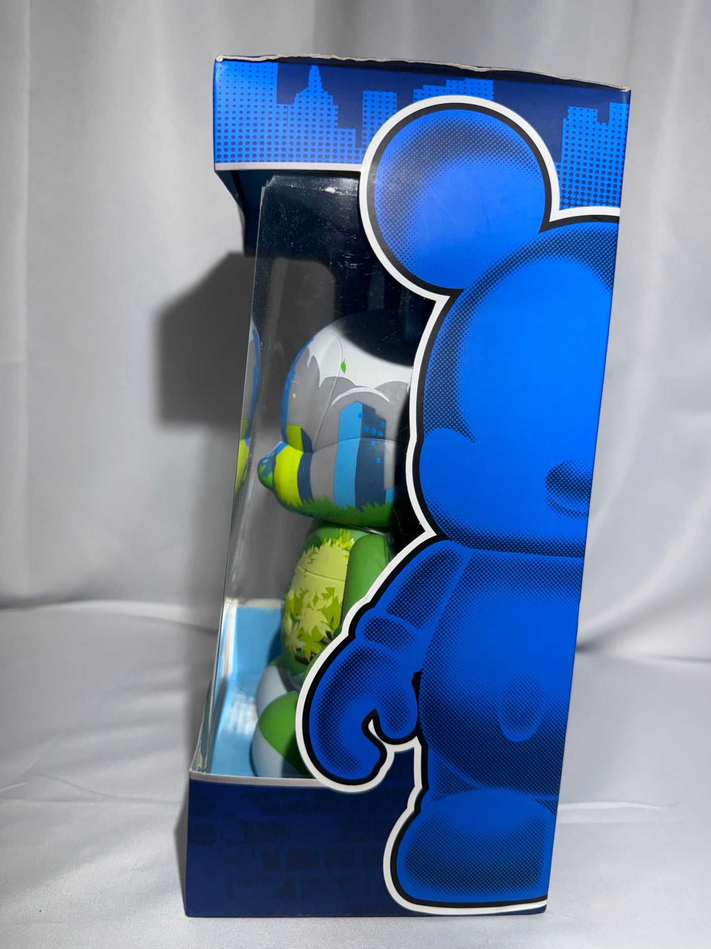 Disney Vinylmation New York City Central Park 9” Figure Oskar Mendez LE 1540