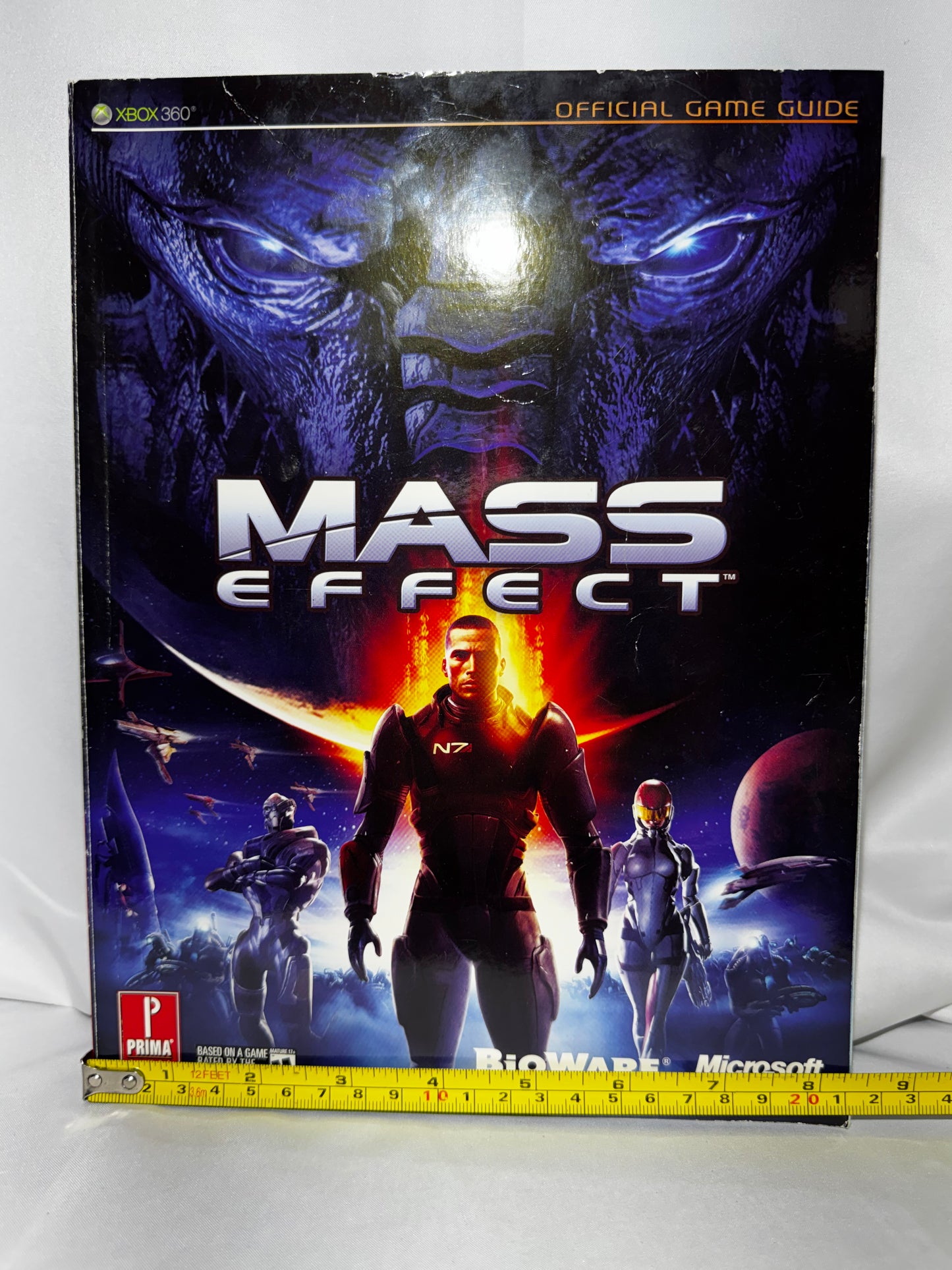 Mass Effect Prima Official Strategy Guide 2007 Xbox 360 w/ Fold-Out Poster